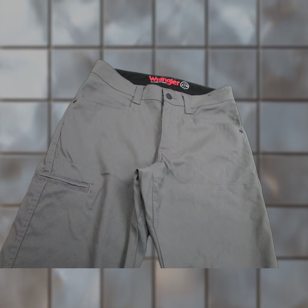 Wrangler VINTAGE is not applicable; title: Wrangler Pants Mens 30x30 Gray ATG All Terrain Gear Hiking Outdoor Khakis Size US 30 / EU 46 - 1 Thumbnail