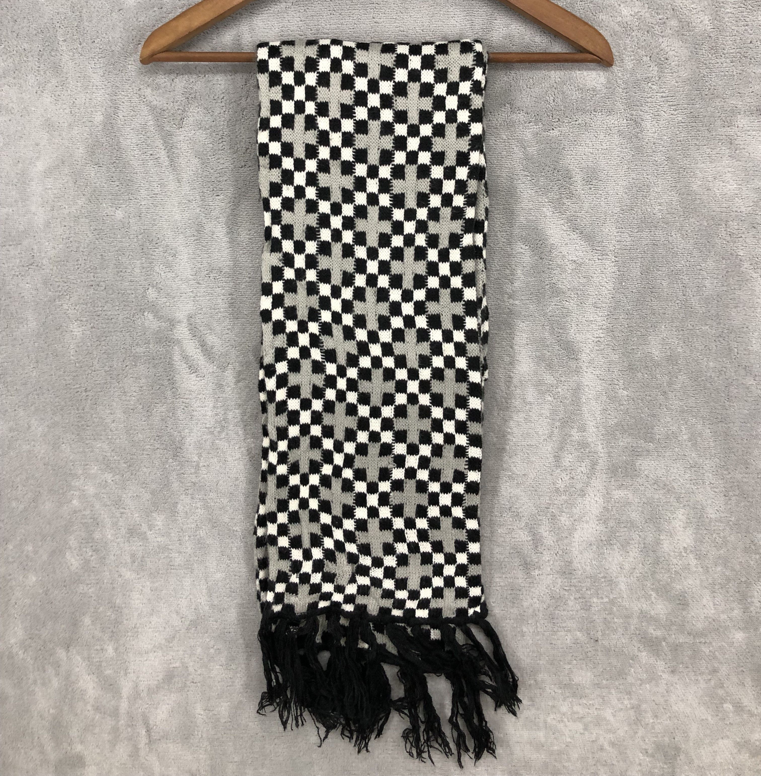 Cubic Measure Checkered Wool Scarf Muffler