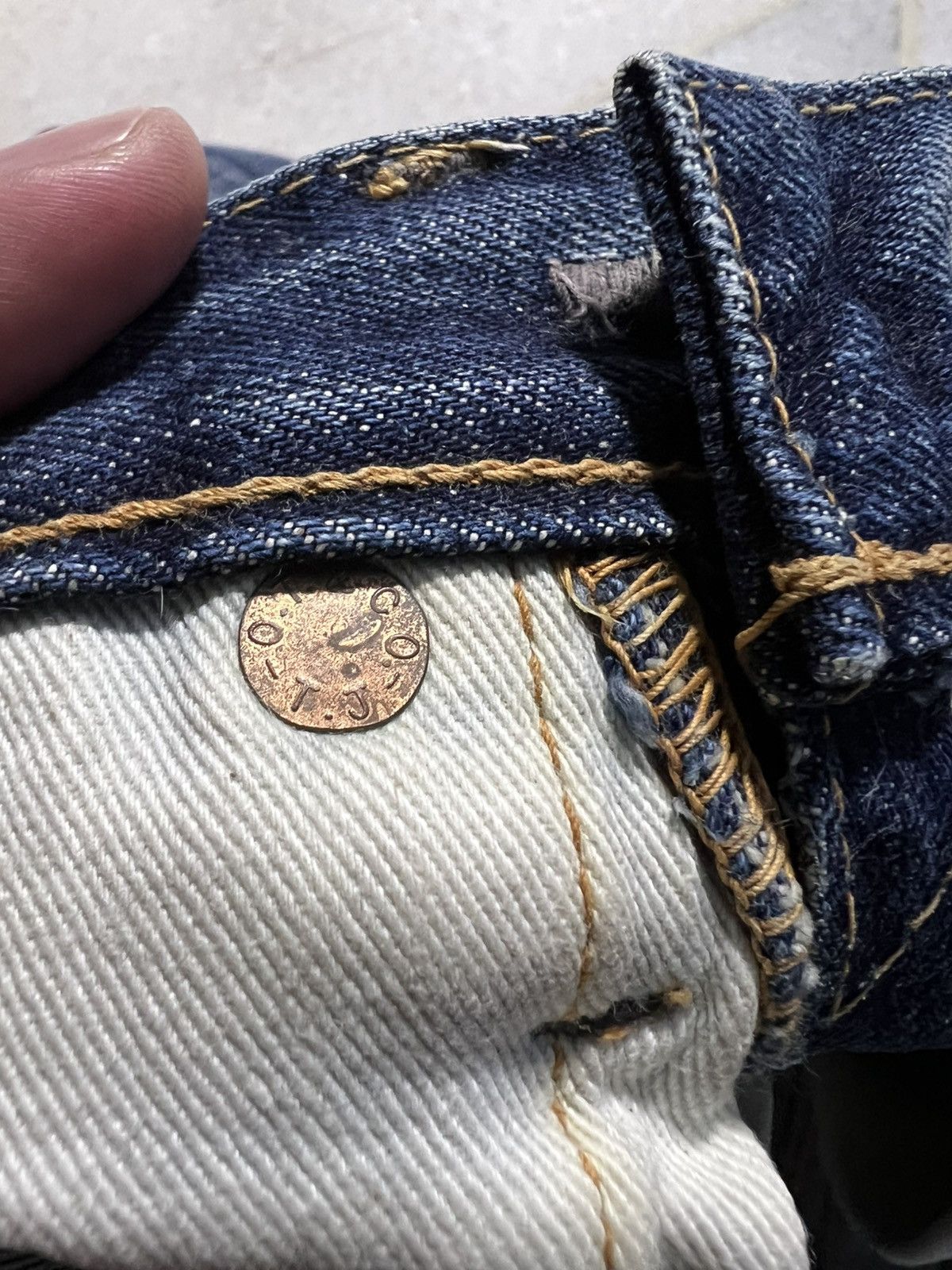 If Six Was Nine × Japanese Brand × Le Grande Bleu (L.G.B.) VINTAGE 90’S CANTON SELVEDGE DISTRESSED JEANS Size US 26 / EU 42 - 21 Thumbnail