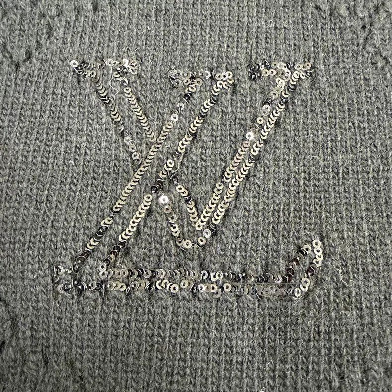 Louis Vuitton Louis Vuitton 26 Black sequined logo wool cashmere cardiga Size US M / EU 48-50 / 2 - 3 Thumbnail