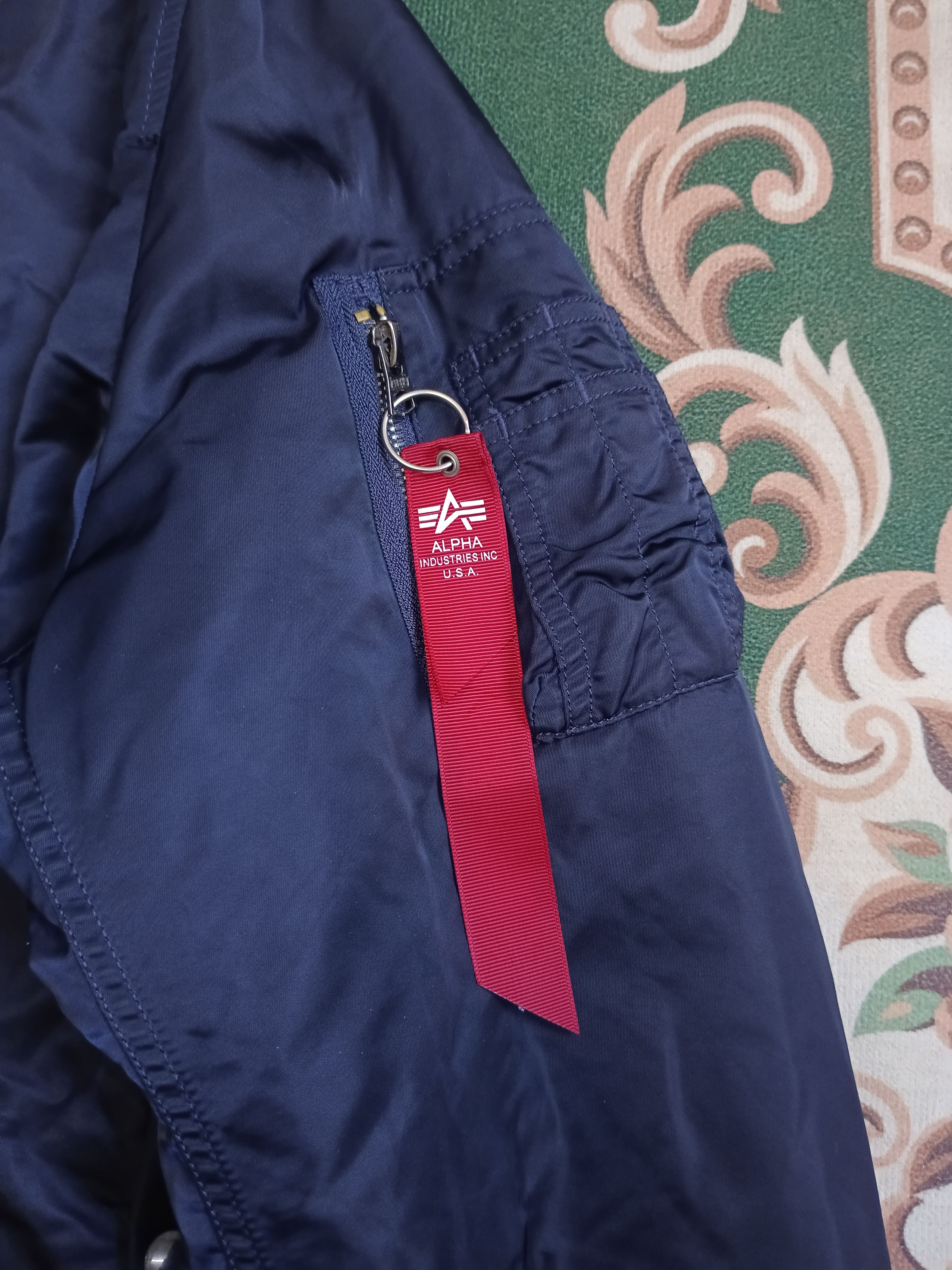 Avirex MILITARY ALPHA INDUSTRY RIVERSIBLE BOMBER Size US XL / EU 56 / 4 - 4 Thumbnail