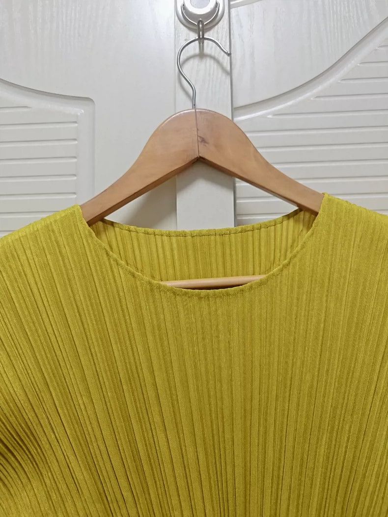 Issey Miyake Issey Miyake Yellow pleated top Size L / US 10 / IT 46 - 3 Thumbnail