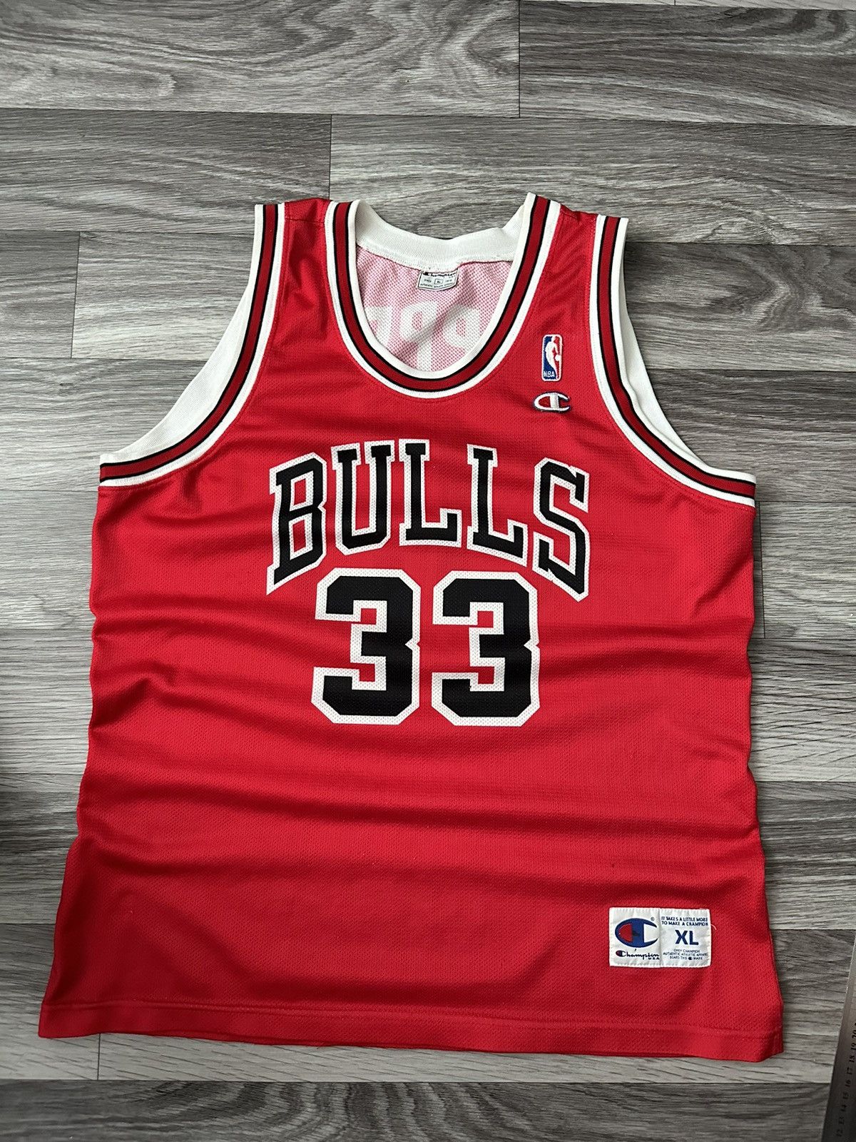Champion Campion Chicago Bulls NBA Scottie Pippen 33 Vintage Jersey Size US XL / EU 56 / 4 - 1 Thumbnail