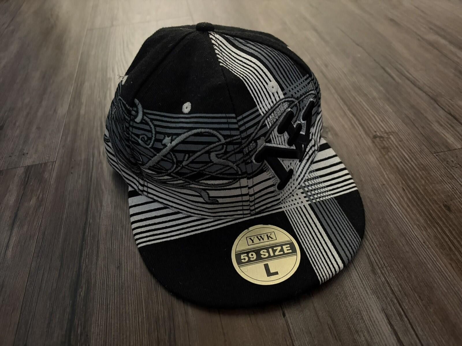 Other Y2K New York Yankees Embroidered Cap Hat Black Grey Plaid L Size ONE SIZE - 1 Thumbnail