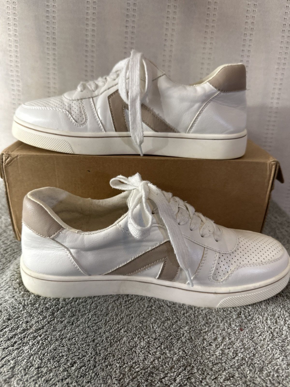 Veja MIA Womens Sneaker Shoes White/Taupe Size US 7.5 / IT 37.5 - 6 Thumbnail
