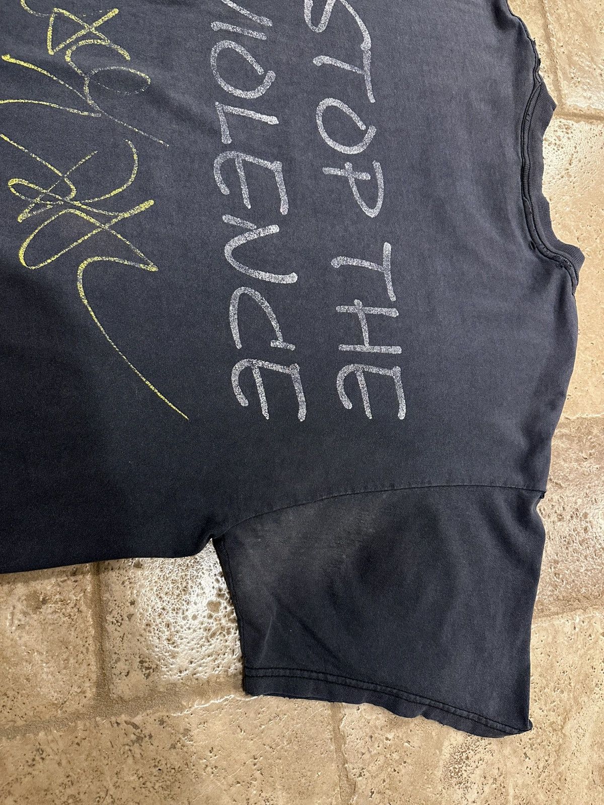 Vintage Vintage 1997 Tupac “Stop the Violence” Distressed Rap Tee Size US XL / EU 56 / 4 - 12 Thumbnail