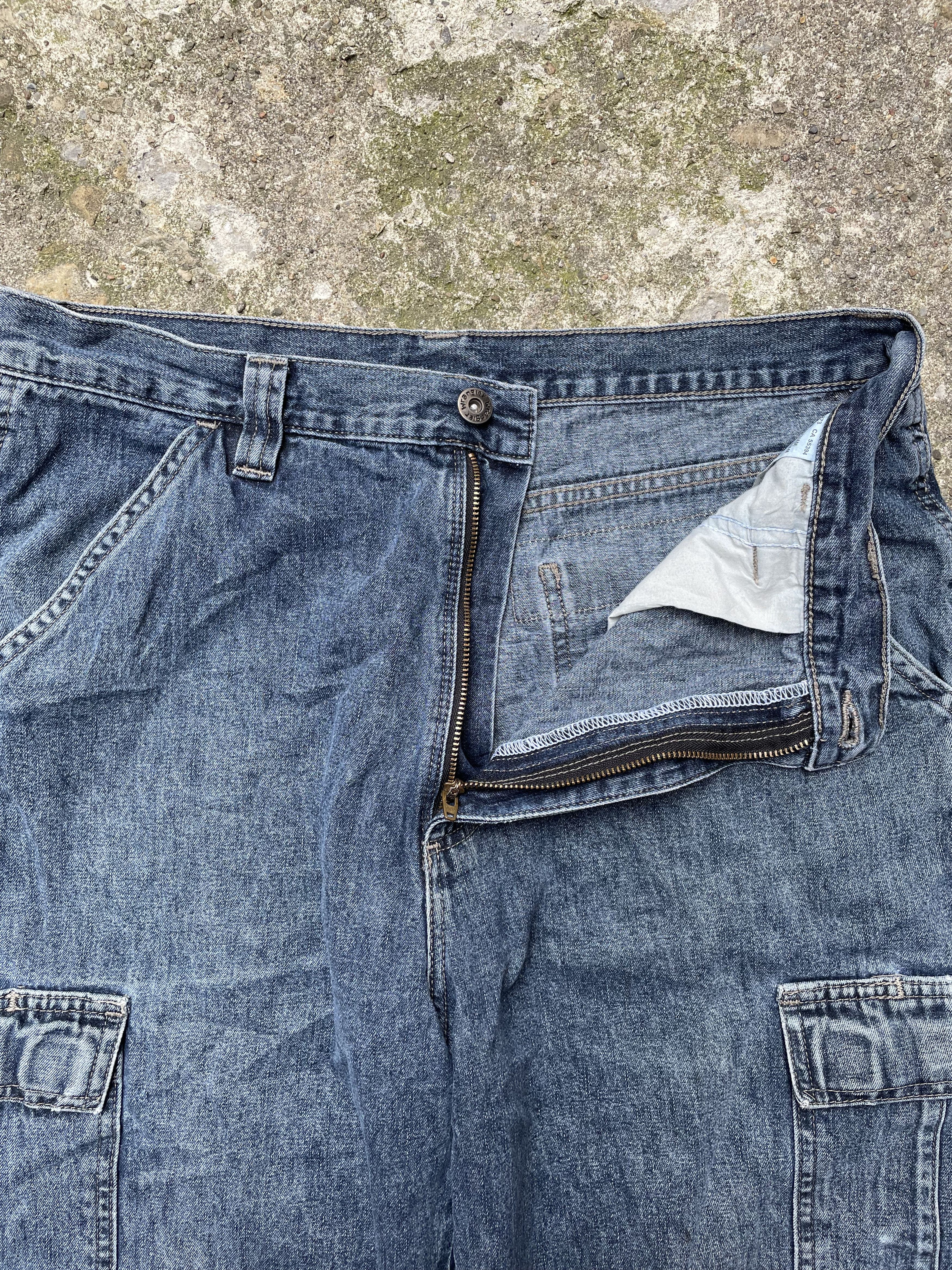 Vintage 2000's Wrangler Denim Jean Cargo Shorts Size US 32 / EU 48 - 4 Thumbnail