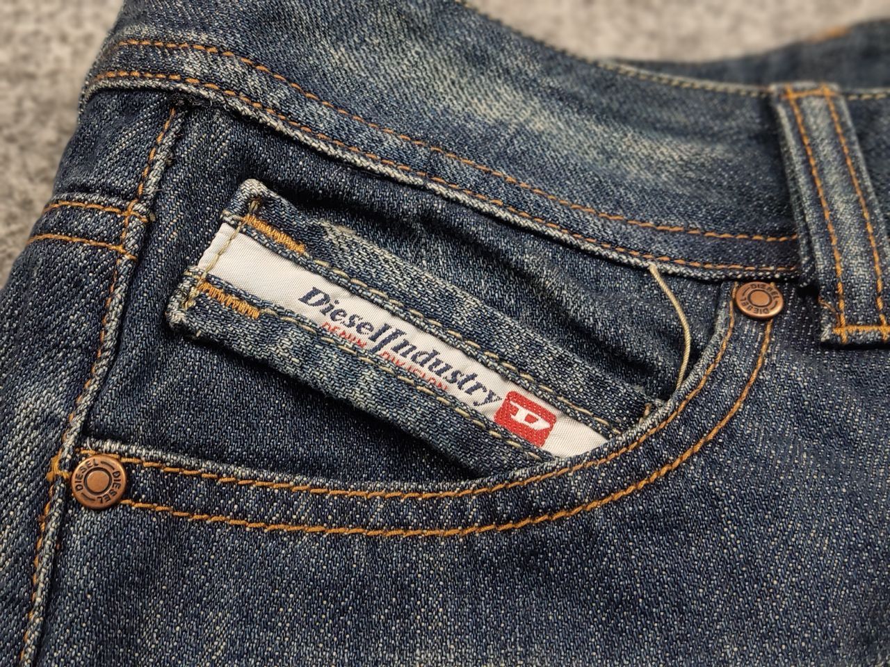 Diesel Vintage Diesel Y2K Style Mini Skirt Washed Faded Denim Size 32" / US 10 / IT 46 - 13 Thumbnail
