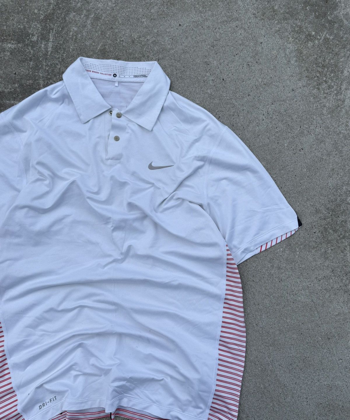 Other Vintage Nike Y2K avantgarde streetwear polo shirt Size US M / EU 48-50 / 2 - 5 Thumbnail
