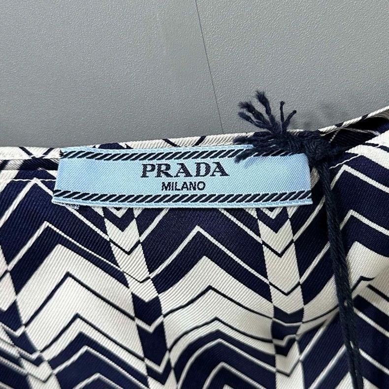 Prada Prada Blue irregular vest 2504-Nextarrow Size S / US 4 / IT 40 - 6 Thumbnail