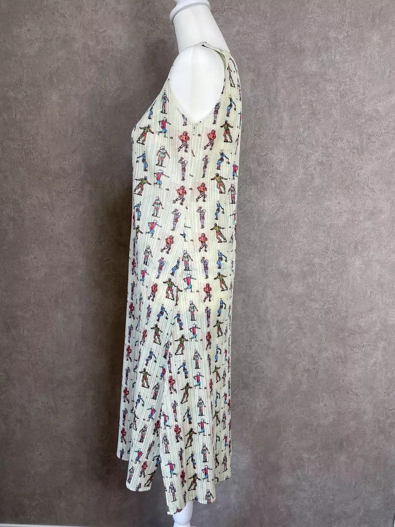 Issey Miyake Issey Miyake size:2 White sports figure pleated dress Size XS / US 0-2 / IT 36-38 - 2 Thumbnail