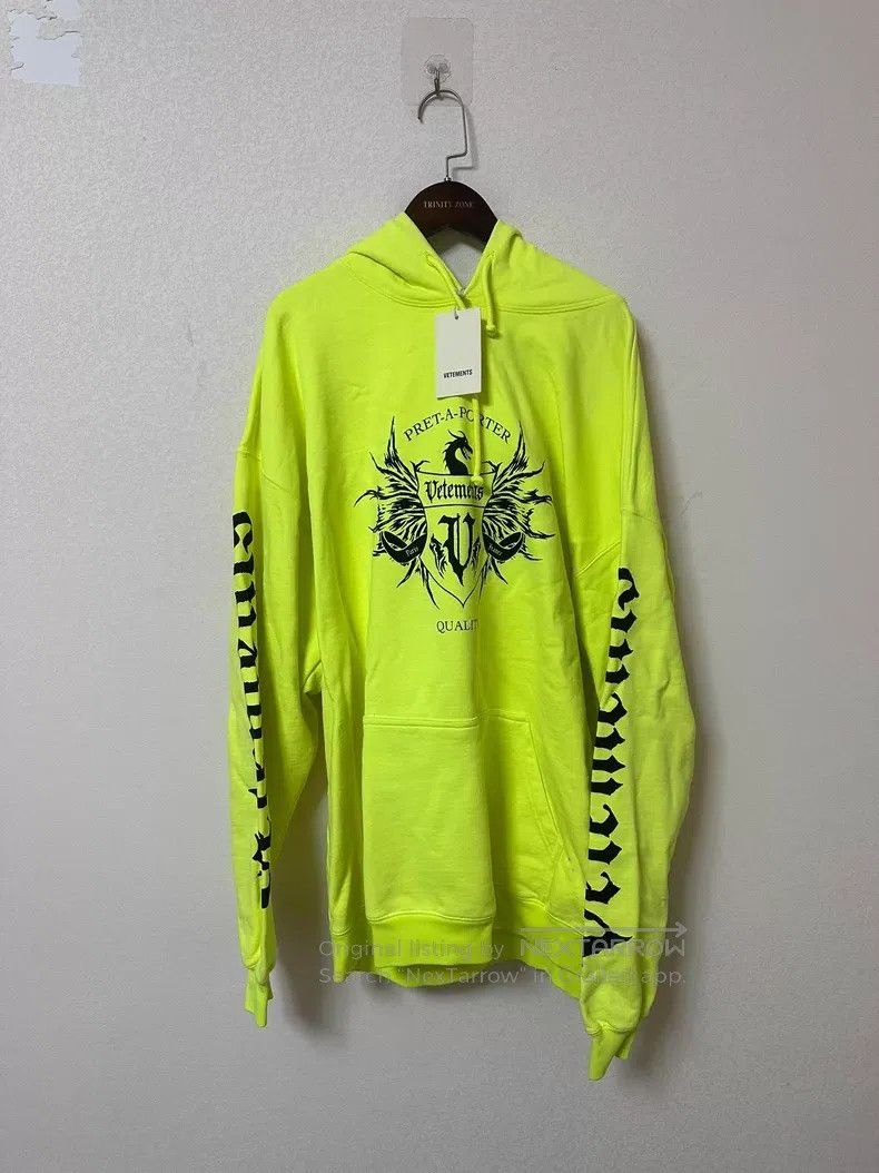 Vetements VETEMENTS Sanskrit Dragon Pattern Graffiti Sweatshirt Size US XS / EU 42 / 0 - 1 Thumbnail