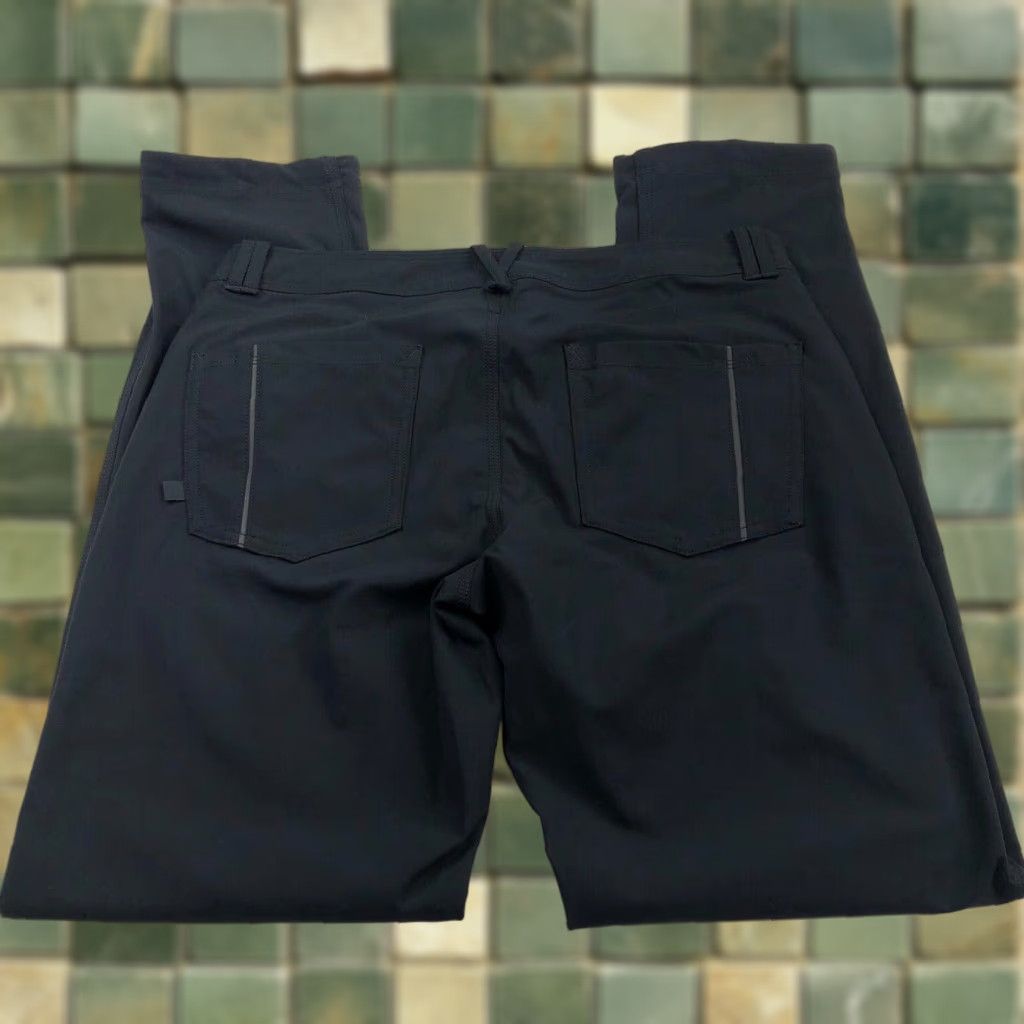 Lululemon Lululemon City Sleek Pants Mid Rise Black MINT Regular 31 in W 30 in L Nylon Polyester Spandex Pockets Women Modern Casual Pants Size 32" / US 10 / IT 46 - 1 Thumbnail