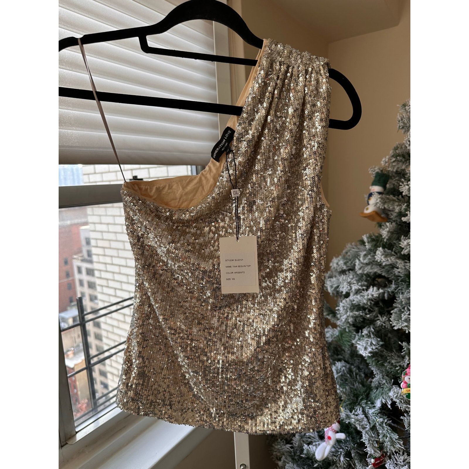 Generation Love NWT Generation Love Tina Sequin Top Argento size XS Size XS / US 0-2 / IT 36-38 - 4 Thumbnail
