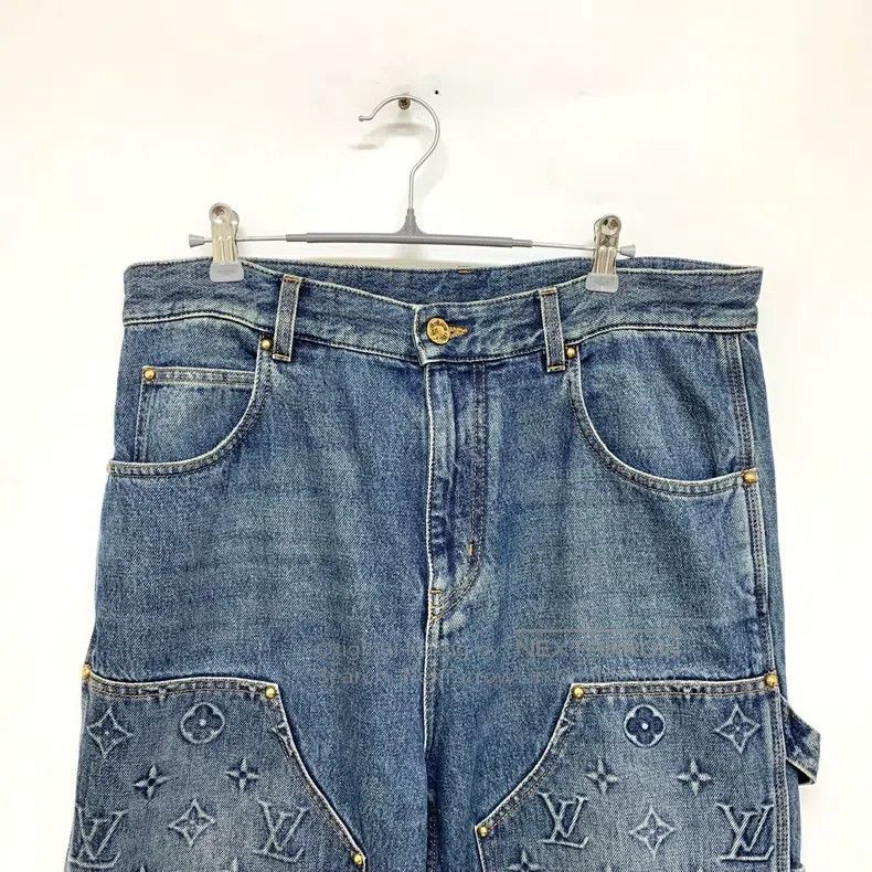 Louis Vuitton Louis Vuitton Embossed presbyopic overalls pants Size US 31 - 6 Thumbnail