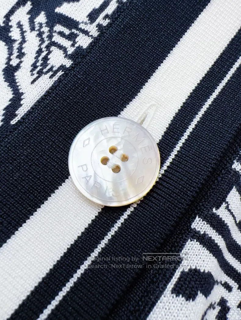 Hermes Blue and white color block rope print pattern V-nec