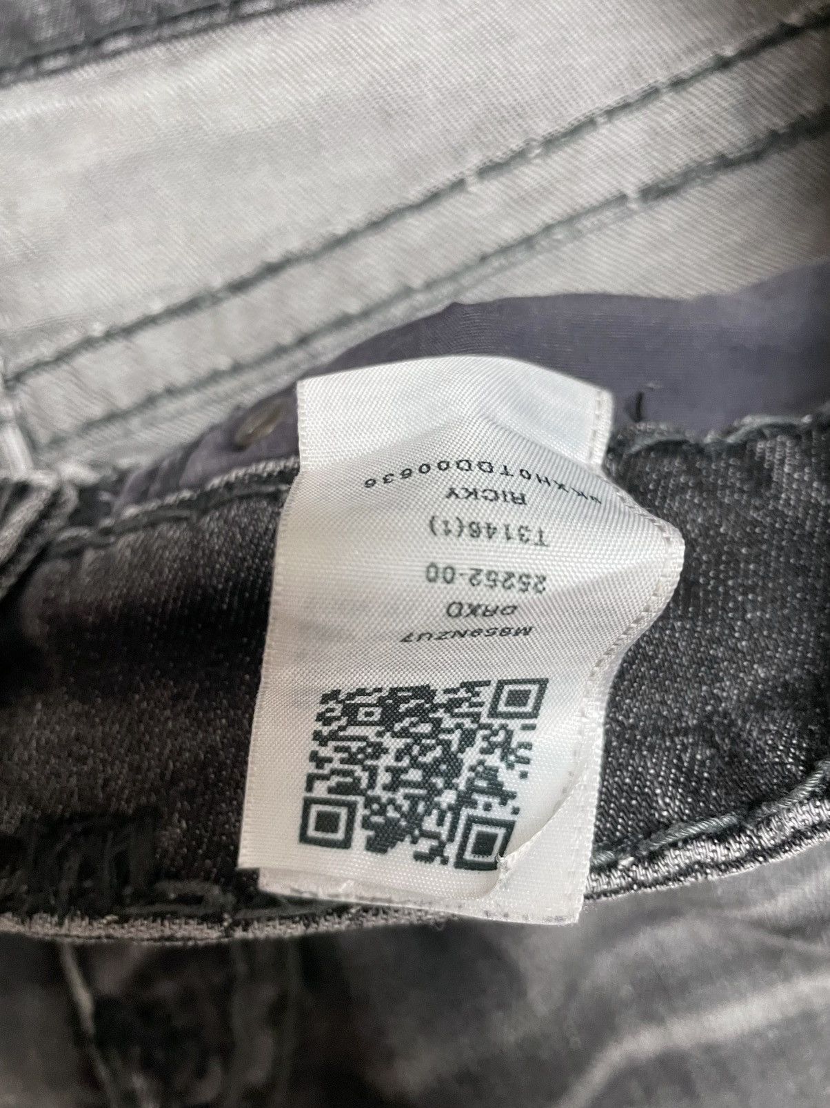 True Religion True Religion black dark grey jeans thick stitching Ricky Size US 34 / EU 50 - 6 Thumbnail