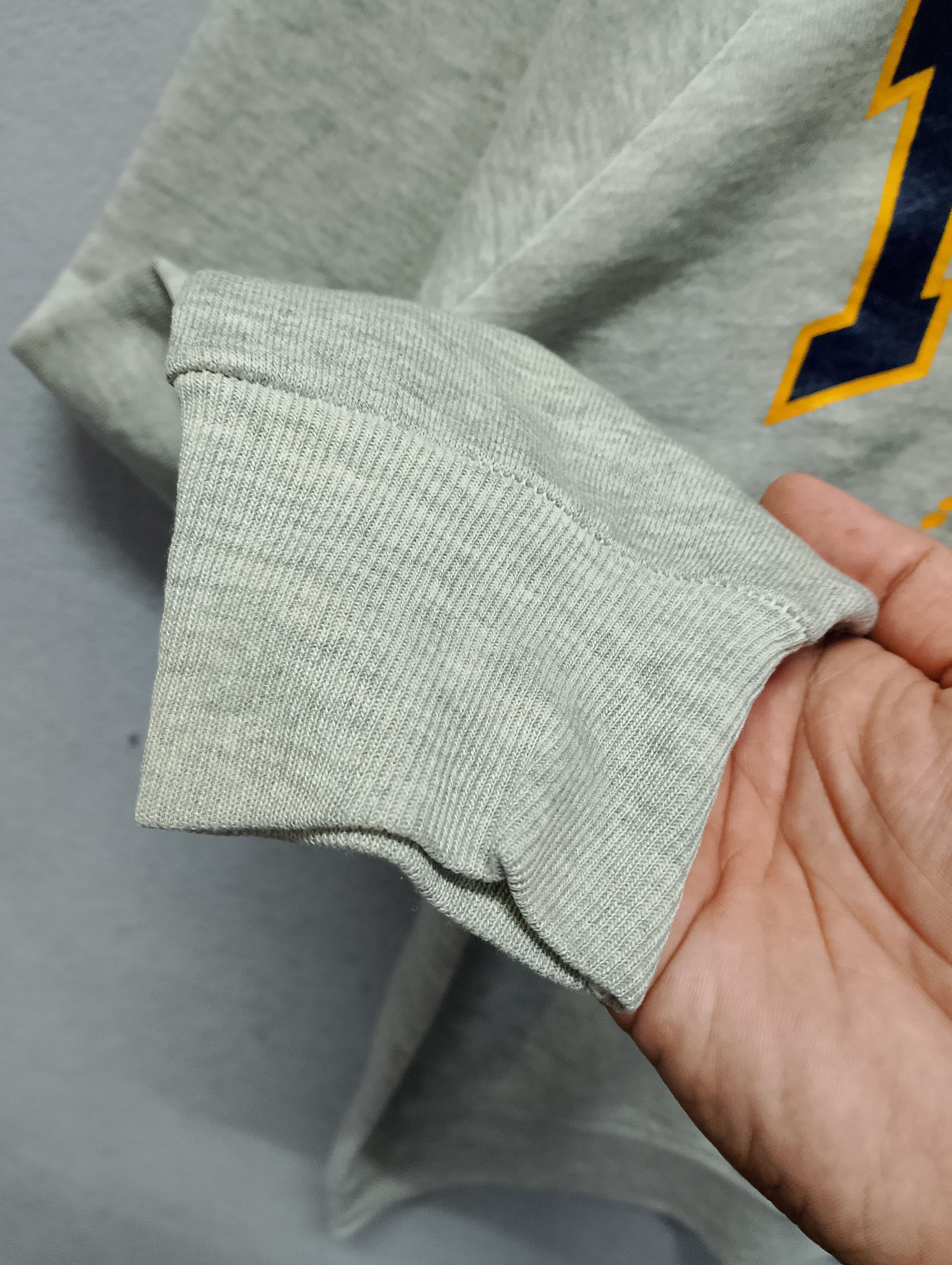 Vintage Vintage US Navy Sweatshirt Size US L / EU 52-54 / 3 - 7 Thumbnail