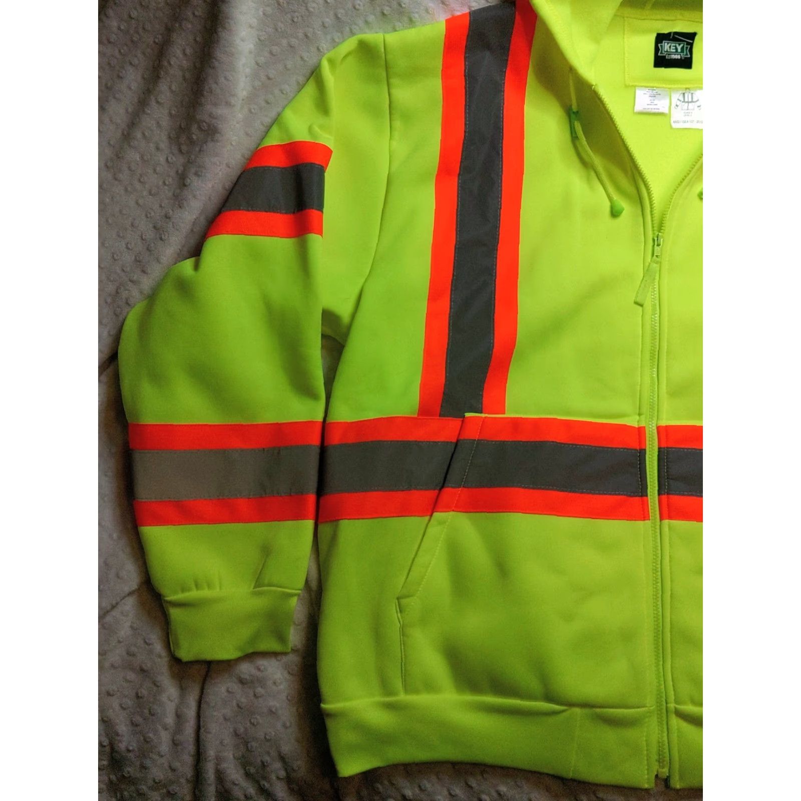 Vintage Key Safety Work Wear Hoodie Hi Visibility Reflective Mens 2XLT Yellow Hoodie Shirt Adult Mens 2XLT Yellow Size US XXL / EU 58 / 5 - 3 Thumbnail