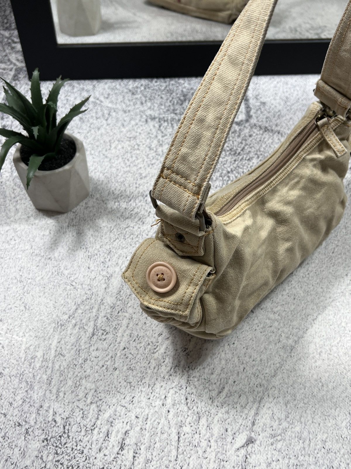 Levi's × Levi's Vintage Clothing × Vintage Vintage Levi’s Baguette Velvet Bag Size ONE SIZE - 7 Thumbnail