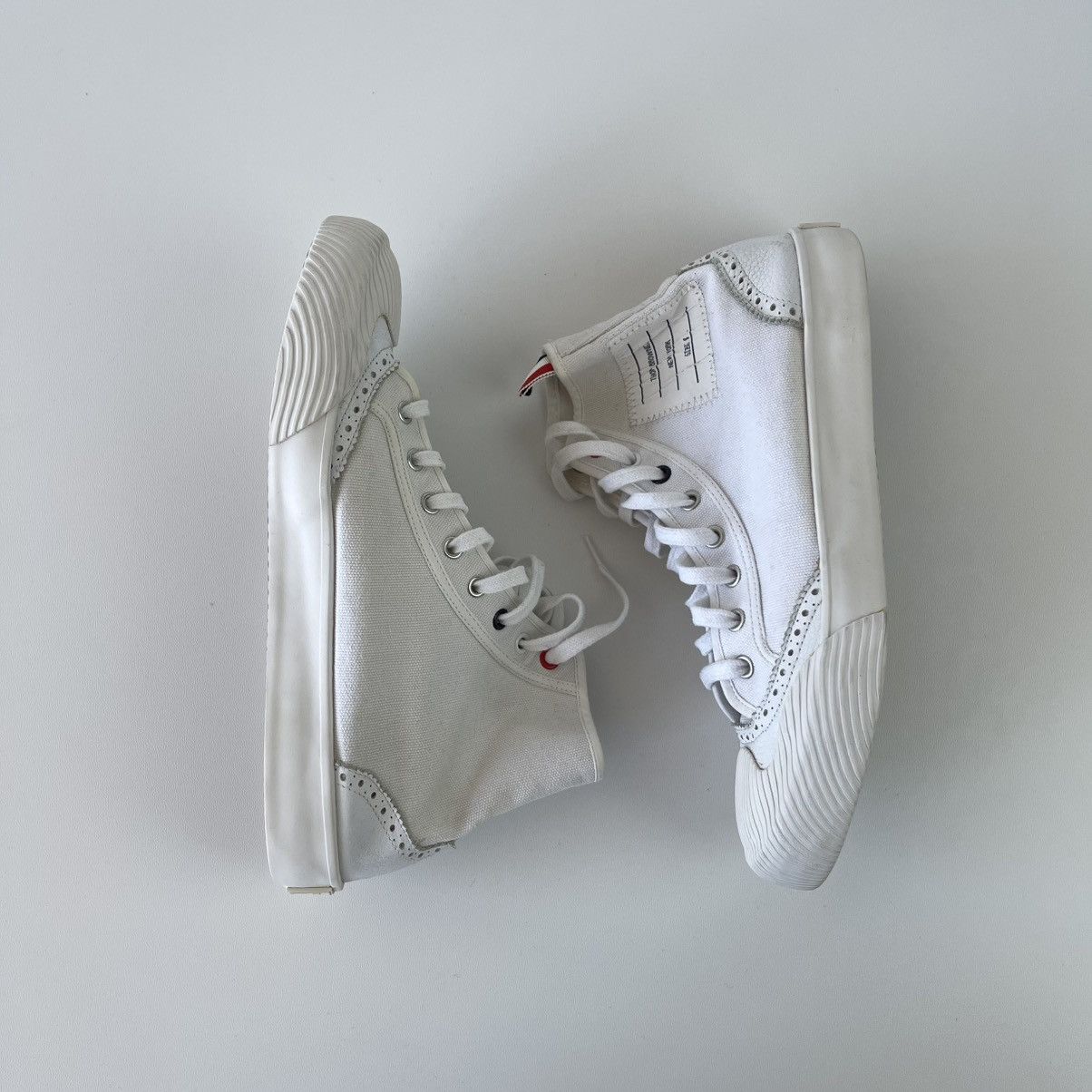 Thom Browne Thom Browne Hi-Top Canvas Broqued Trainer Sneakers White Size US 8 / EU 41 - 4 Thumbnail