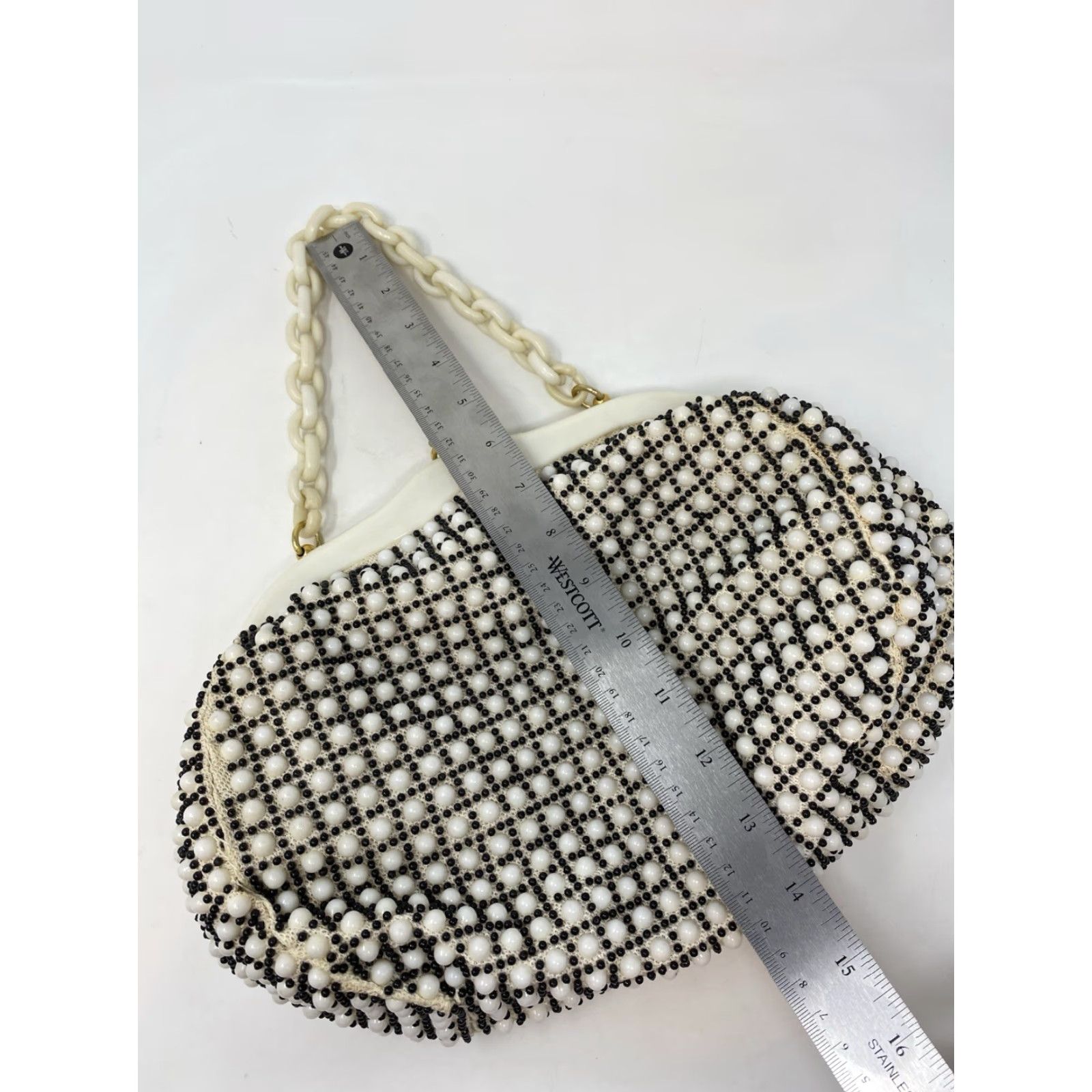 Vintage VINTAGE 1950s Beaded Lucite Bag Purse Cream Ivory Handmade Hong Kong Chain Handle Purse Eveningwear Womens Mens Size ONE SIZE - 2 Thumbnail