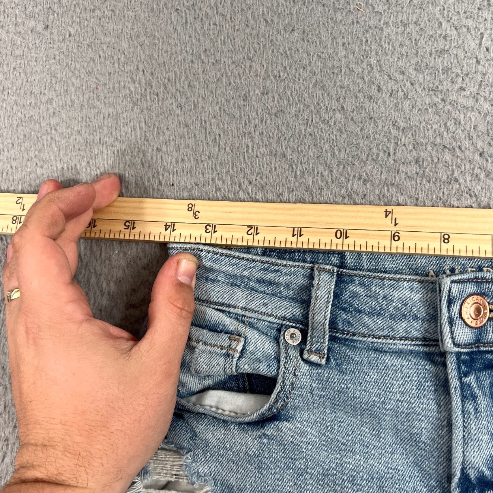 American Eagle Outfitters VINTAGE American Eagle Mom Jeans Size 4 Women's High Waist Distressed Light Wash Denim 28 Inseam Size 27" / US 4 / IT 40 - 5 Thumbnail