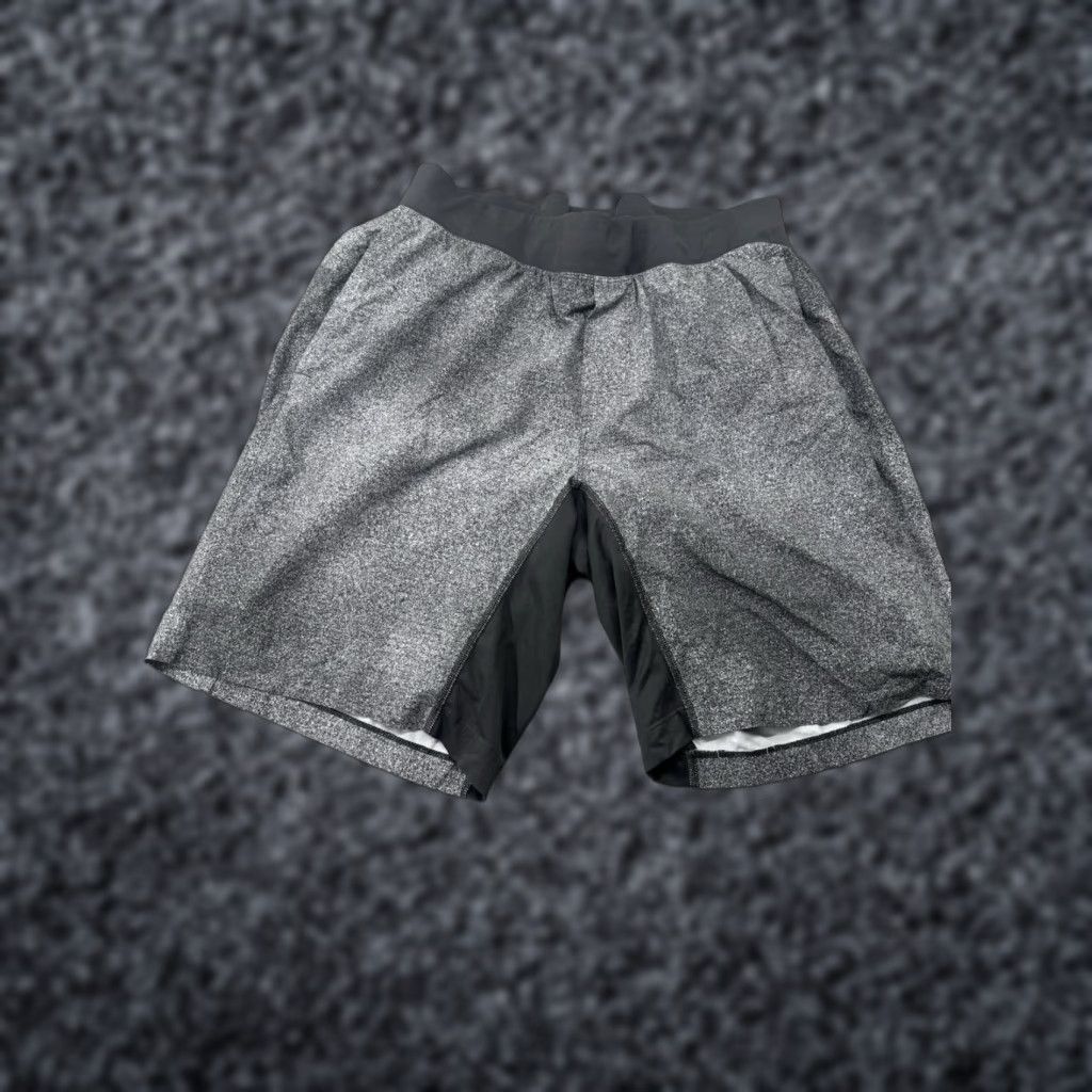 Lululemon Lululemon T.H.E. Short Men’s L 8” Gray Black Athletic Gym Shorts | Cross Training | Running & Jogging | Regular Size Size US 33 - 1 Thumbnail