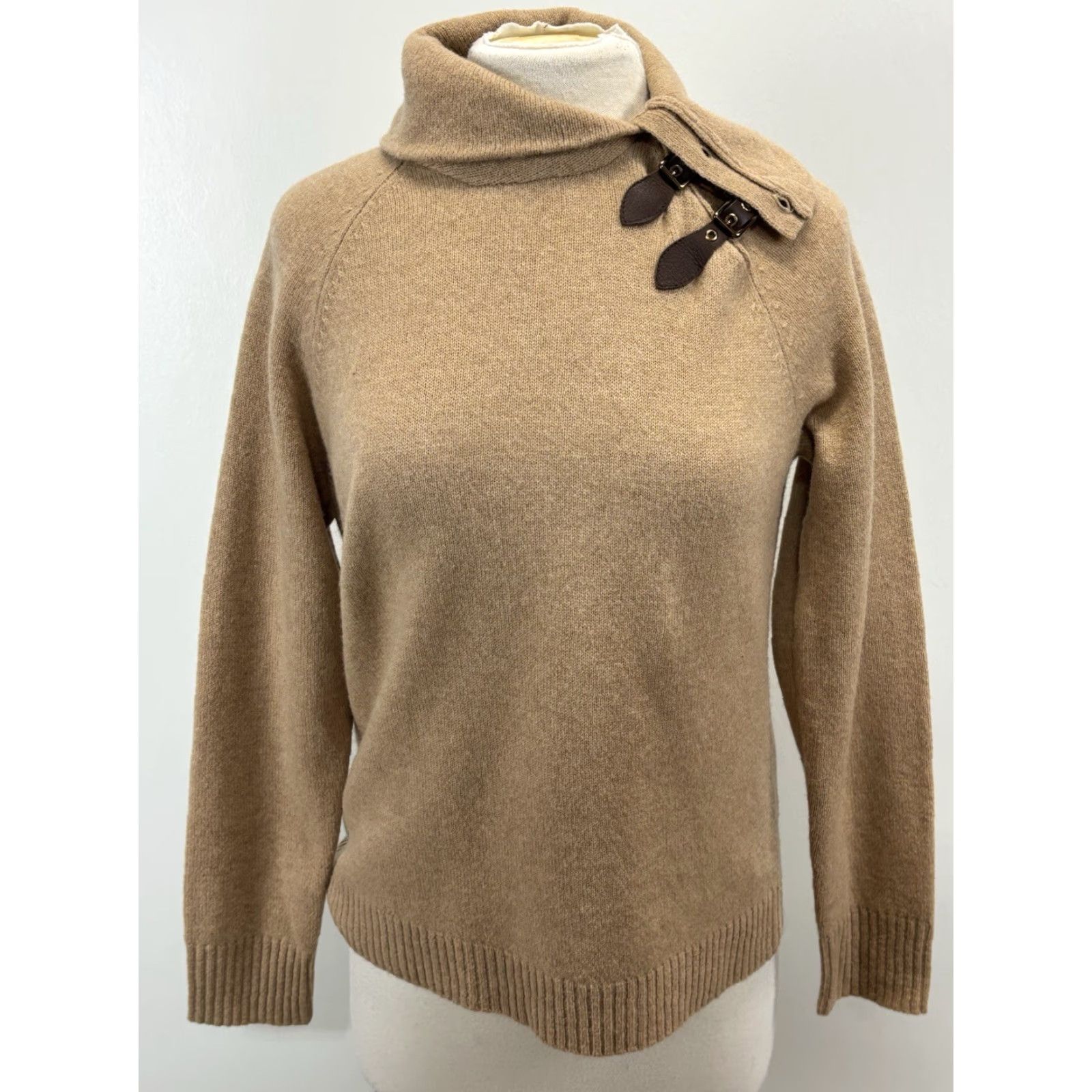 Ralph Lauren VINTAGE Lauren Ralph Lauren Lambswool Sweater Women Large Camel Buckles Old Money Preppy Size L / US 10 / IT 46 - 2 Thumbnail