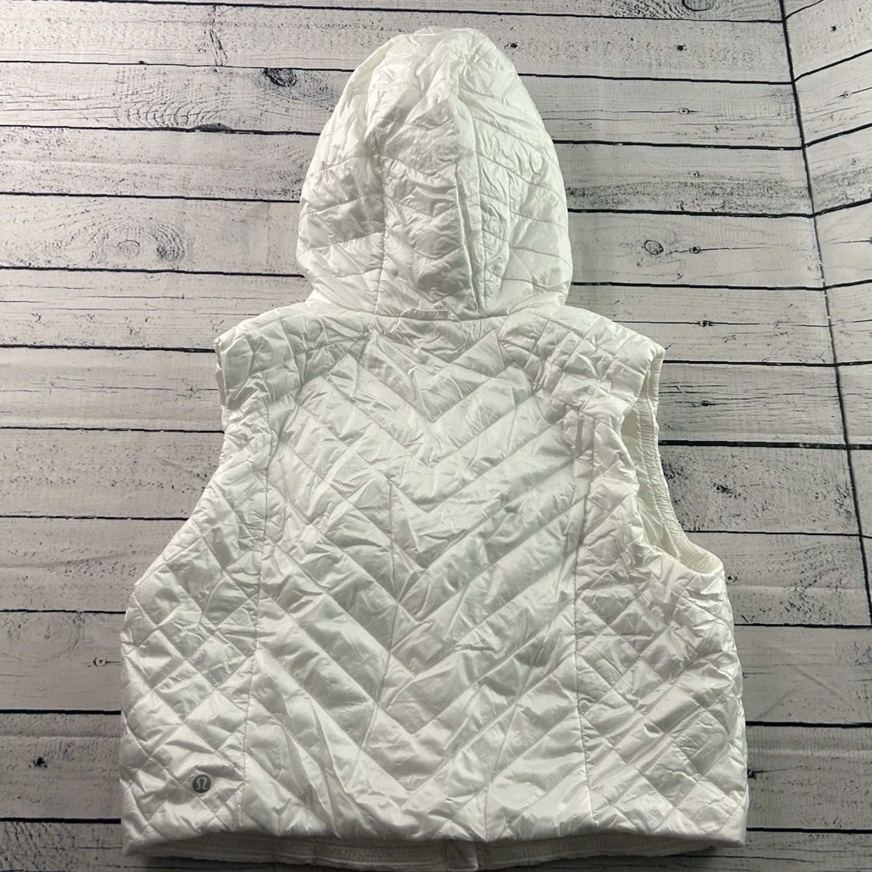 Lululemon Lululemon Snap Button Lightweight Puffer Vest Crop Women's 12 Pearl White Vest Women's 12 White Puffer Lightweight Snap Button Crop Pearl White Size XL / US 12-14 / IT 48-50 - 6 Thumbnail