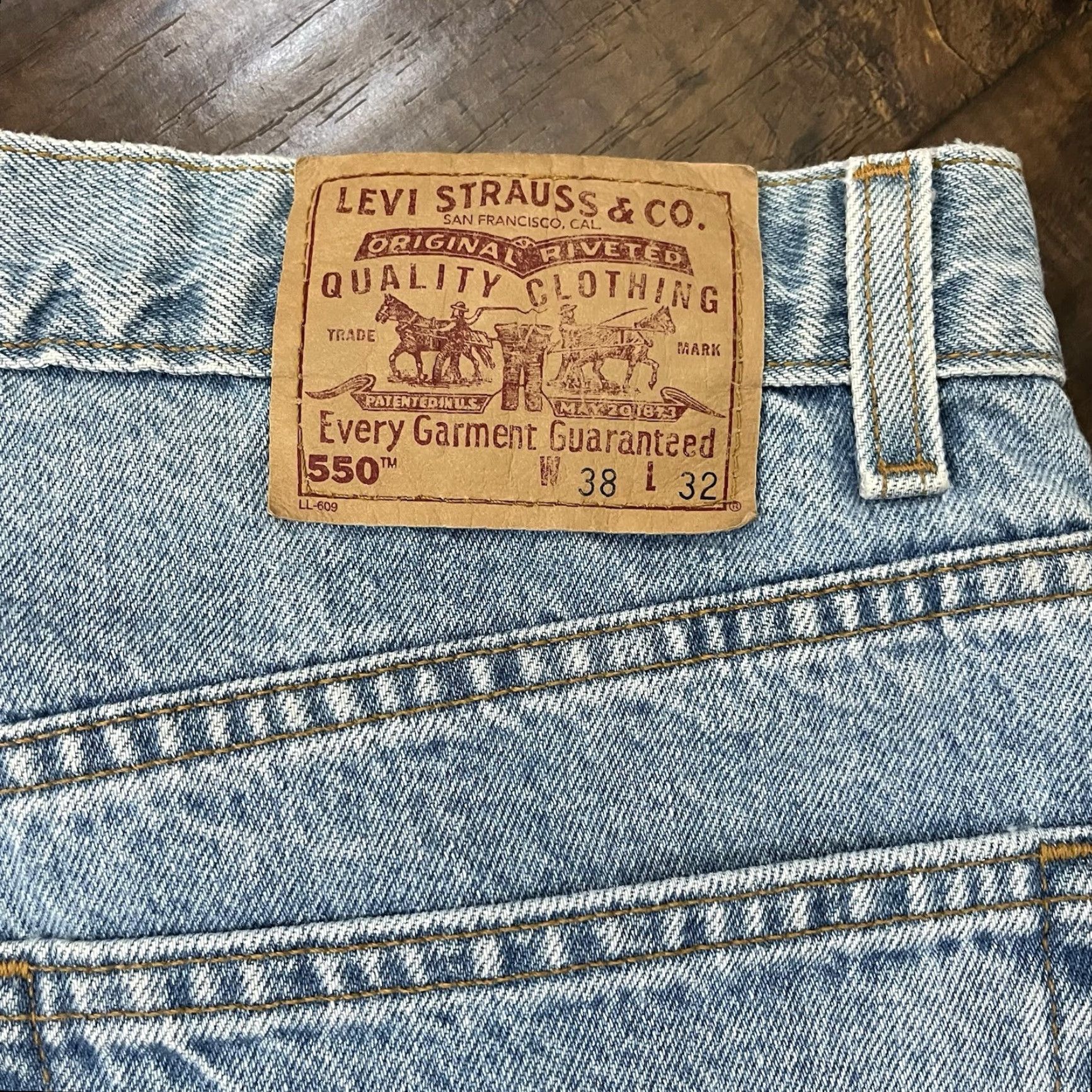 Levi's VINTAGE Levi's 550 Jeans Men 38x32 Light Blue 90s Relaxed Straight Denim Casual Size US 38 / EU 54 - 3 Thumbnail