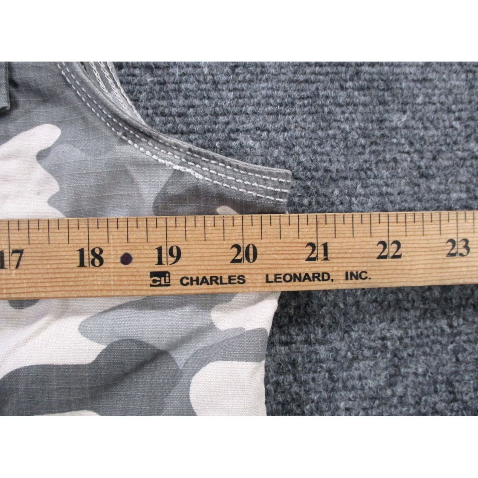 Carhartt Carhartt Vest Women M Gray Camouflage Zip Full Zip Outdoor Windbreaker Casual Travel 90s? Size M / US 6-8 / IT 42-44 - 5 Thumbnail