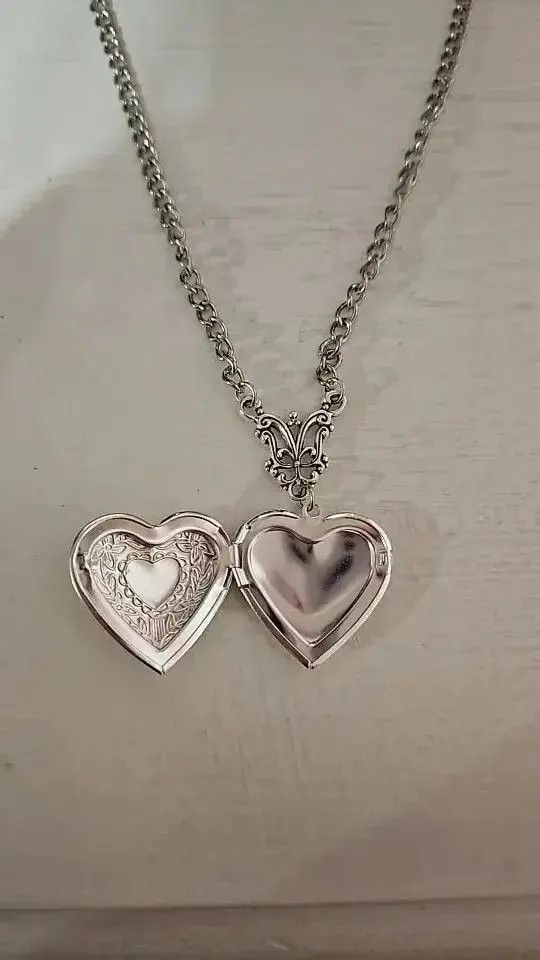 Jewelry Heart Locket With Vampire Bat Pendant Necklace Size ONE SIZE - 4 Thumbnail