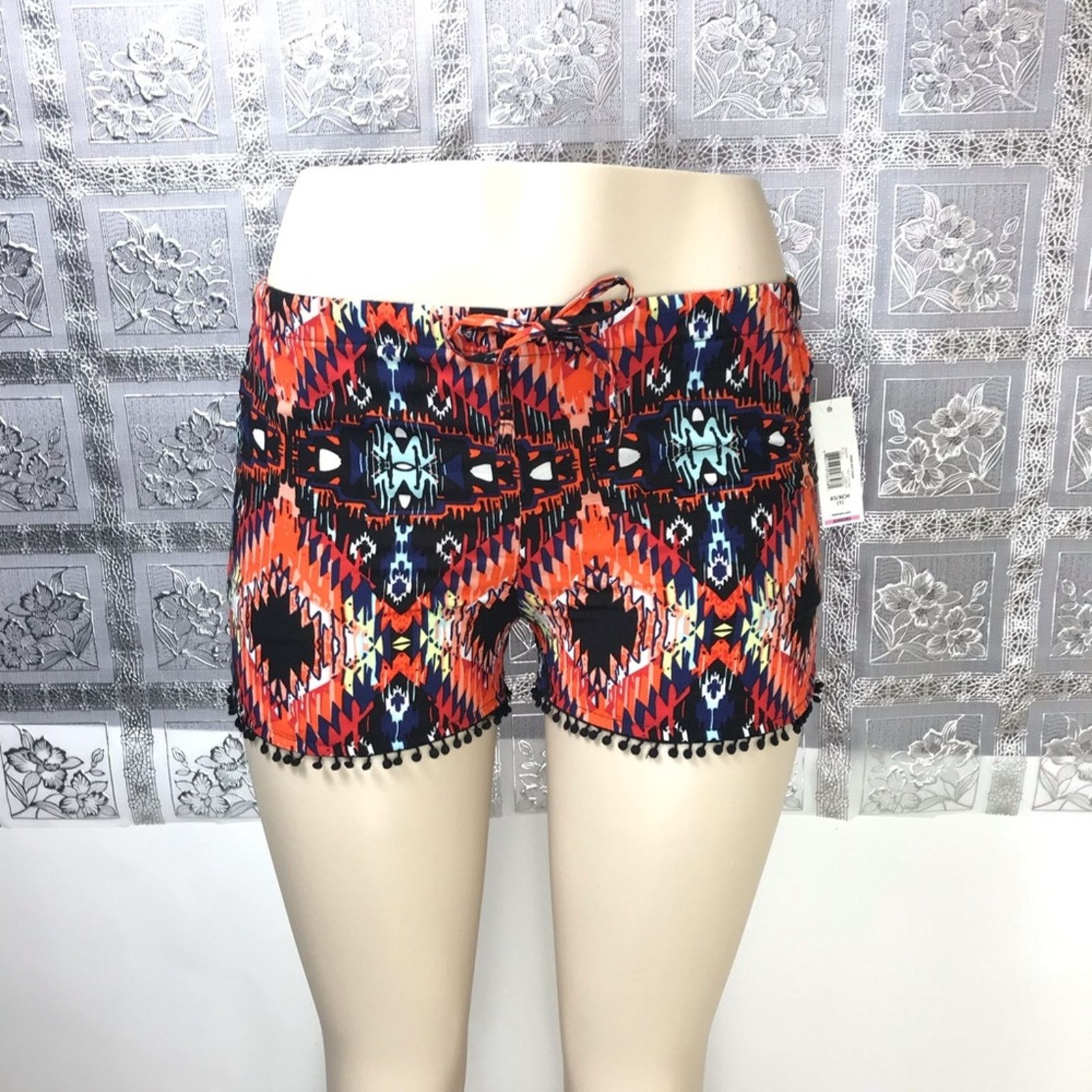 Other NWT Multi Aztec Print Tassle Hem Soft Shorts Size 26" / US 2 / IT 38 - 4 Thumbnail