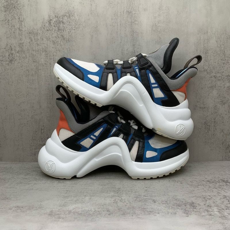 Louis Vuitton Louis Vuitton Leather Athletic Sneakers in White Black Blue Size US 7.5 / EU 40-41 - 4 Thumbnail