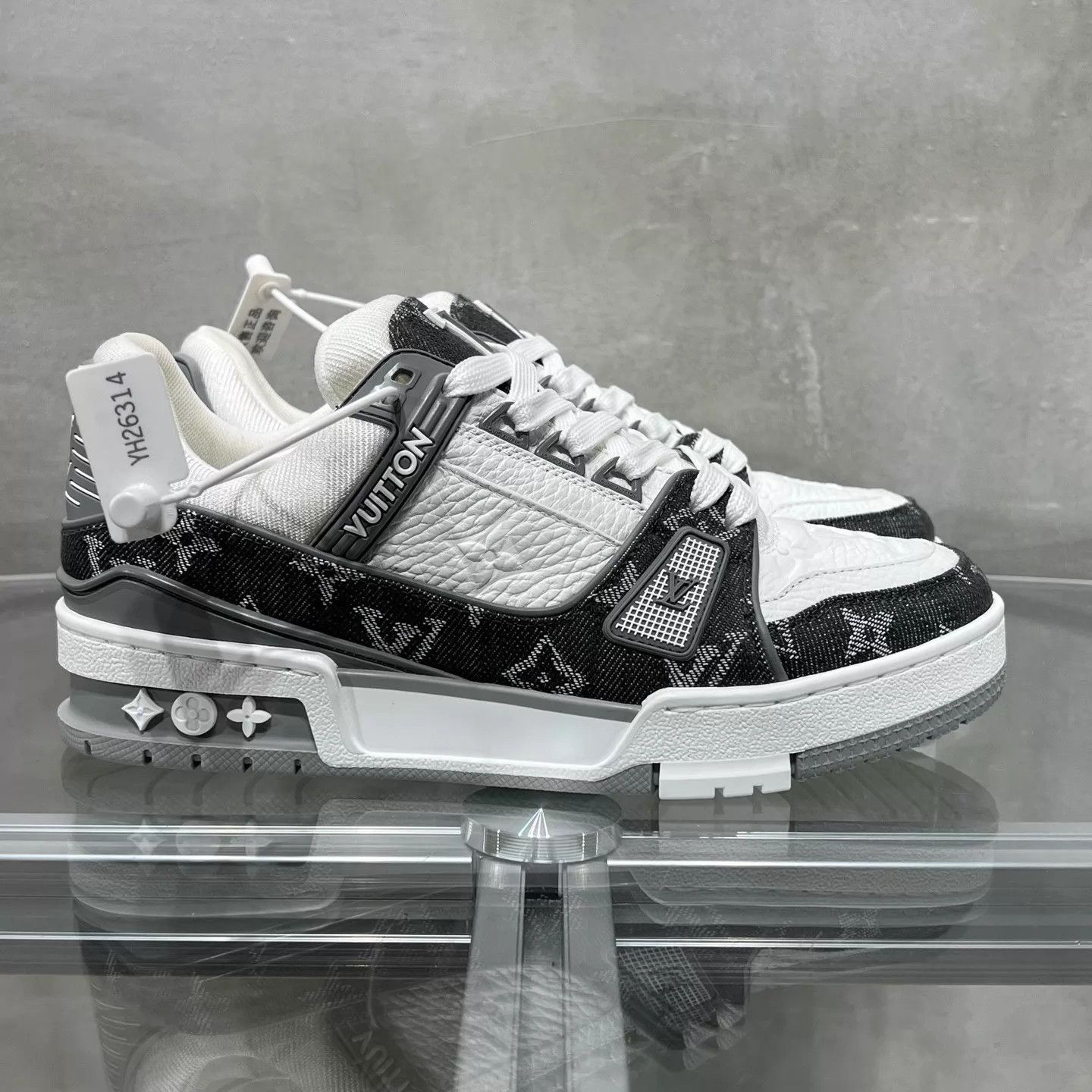 Louis Vuitton LV Trainer Gray White Denim UK2/36 New Tried On Once Size US 5.5 / IT 35.5 - 4 Thumbnail