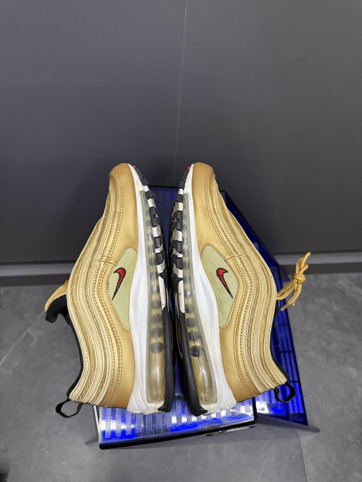 Nike Nike Air Max 97 Metallic Gold Bullet 2017 884421-700 Size 10 Size US 10 / EU 43 - 5 Thumbnail