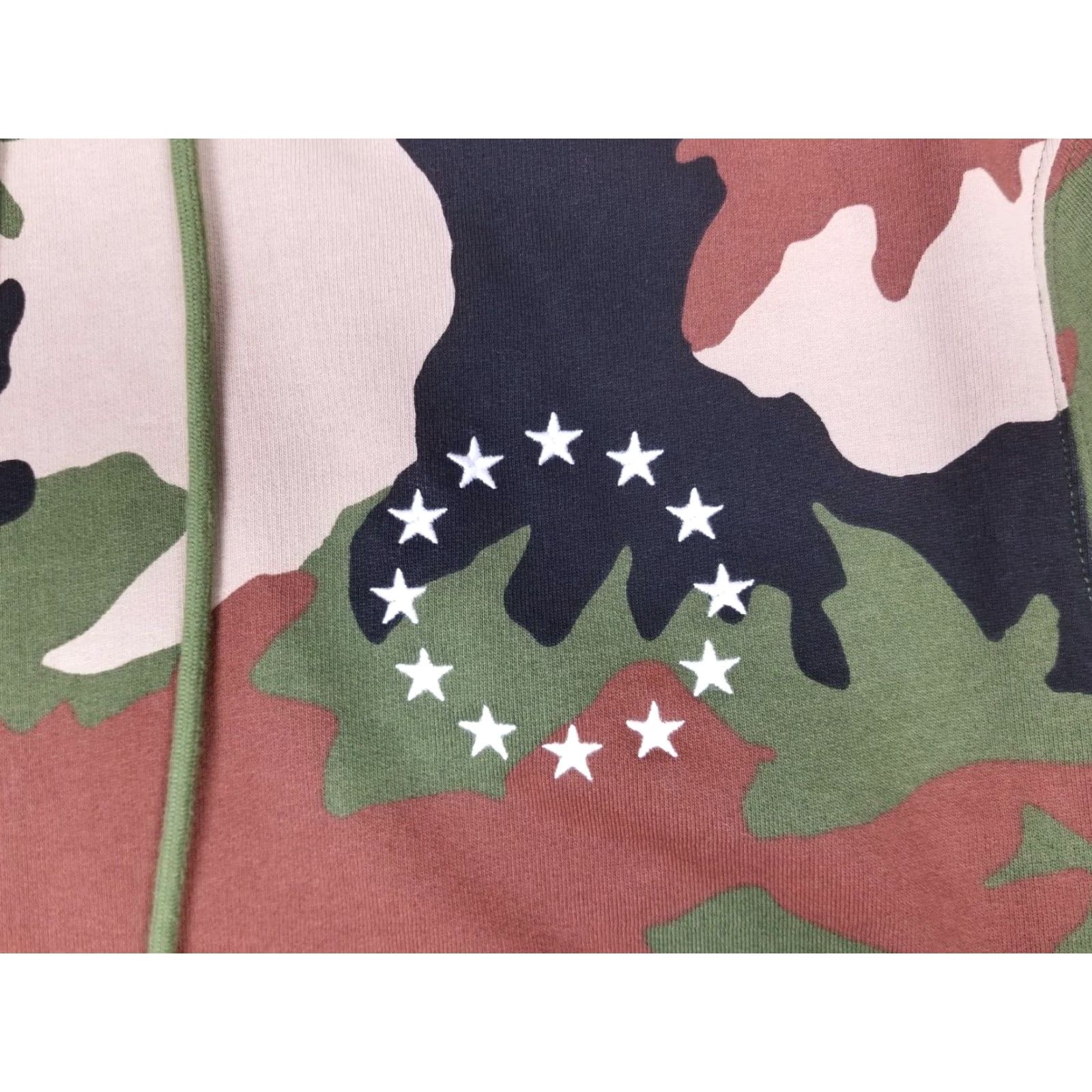 Vintage ETUDES CAMOUFLAGE HOODIE SWEATSHIRT MEN'S MEDIUM MINTY Camouflage Pattern Pullover Lined Cross Shoulder 20 INCH 24 INCH Size M Mens Hoodie Sweatshirt Size US M / EU 48-50 / 2 - 3 Thumbnail