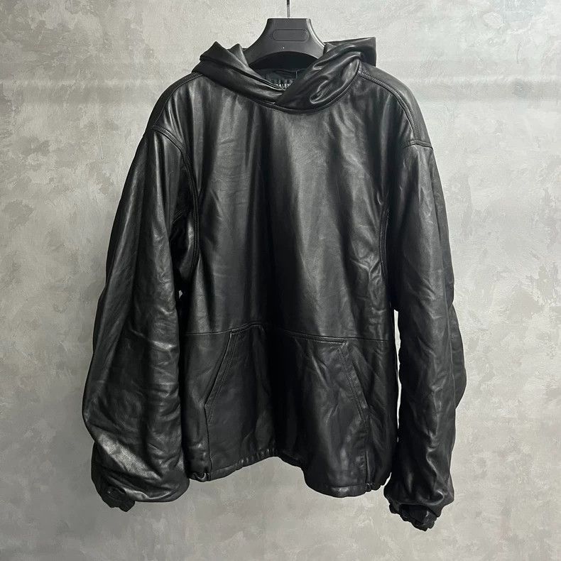 Balenciaga Balenciaga latest Blizzard series solid color hooded long s Size US M / EU 48-50 / 2 - 1 Thumbnail