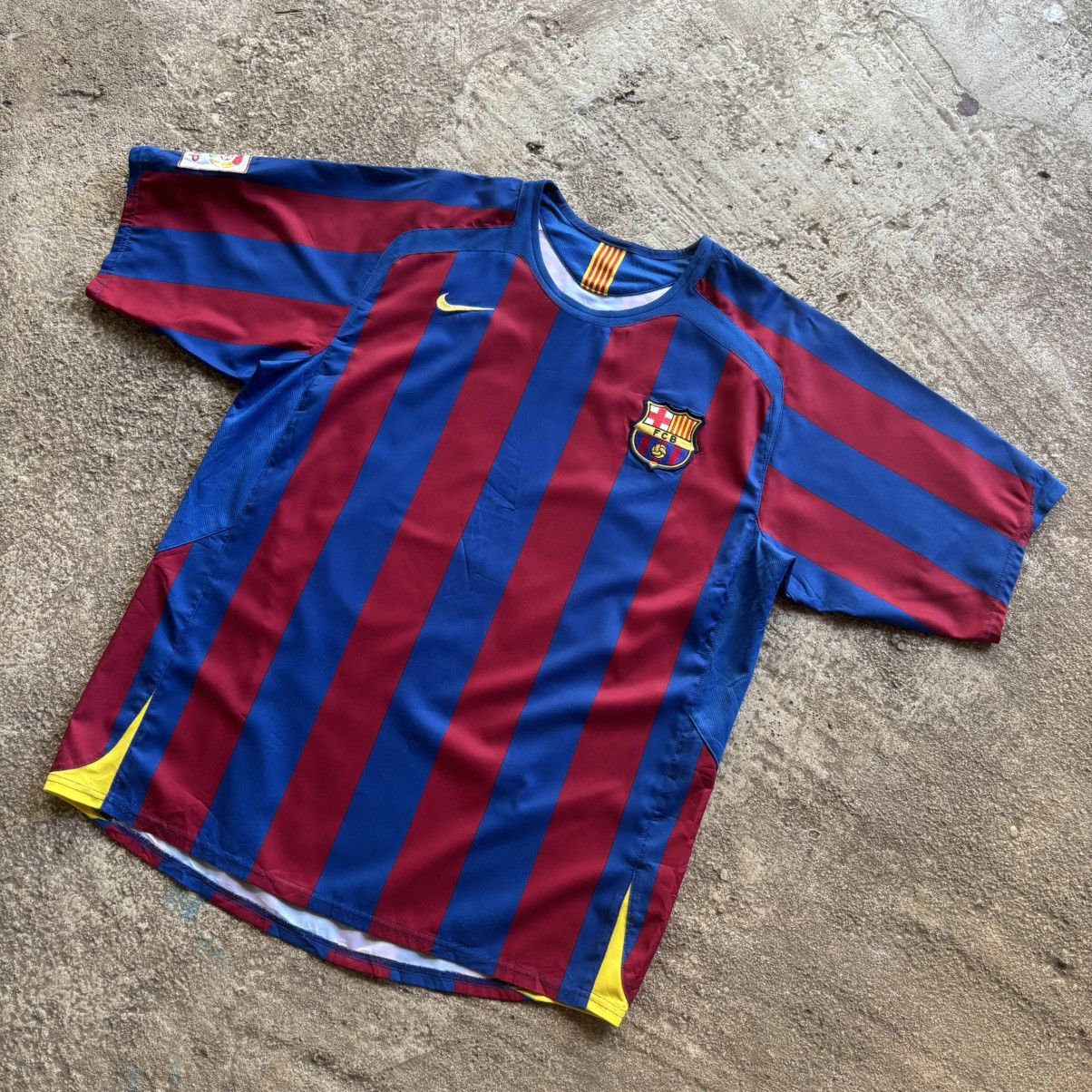 Nike 2005-06 FC Barcelona Home Shirt Ronaldinho #10 🪄🧙🇧🇷 Size US XL / EU 56 / 4 - 2 Thumbnail