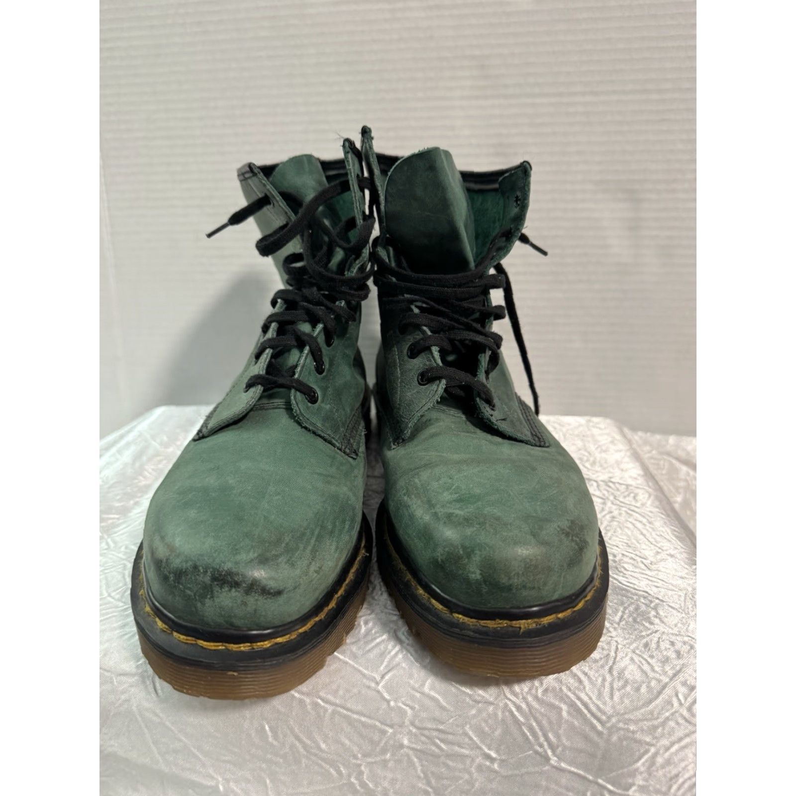 Dr. Martens VINTAGE Dr. Martens FOREST GREEN LEATHER BOOTS Unisex 8UK Made in England - Rare Casual Ankle Boots Leather Block Heel Mens Womens Girls Boys Size US 8 / IT 38 - 3 Thumbnail