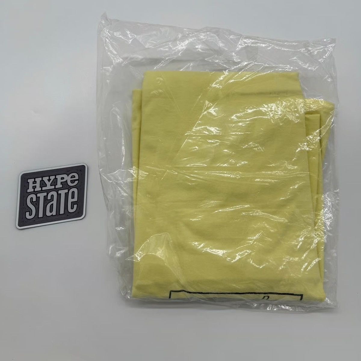 Kaws × Supreme Supreme KAWS Chalk Logo Tee Pale Yellow Size US M / EU 48-50 / 2 - 2 Thumbnail