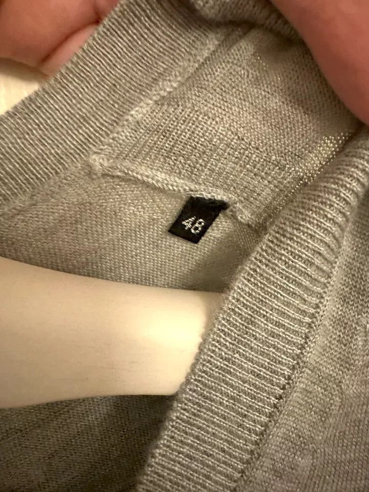 Tom Ford o1ebxxf0225 V-Neck Sweater in Light Grey Size US M / EU 48-50 / 2 - 6 Thumbnail