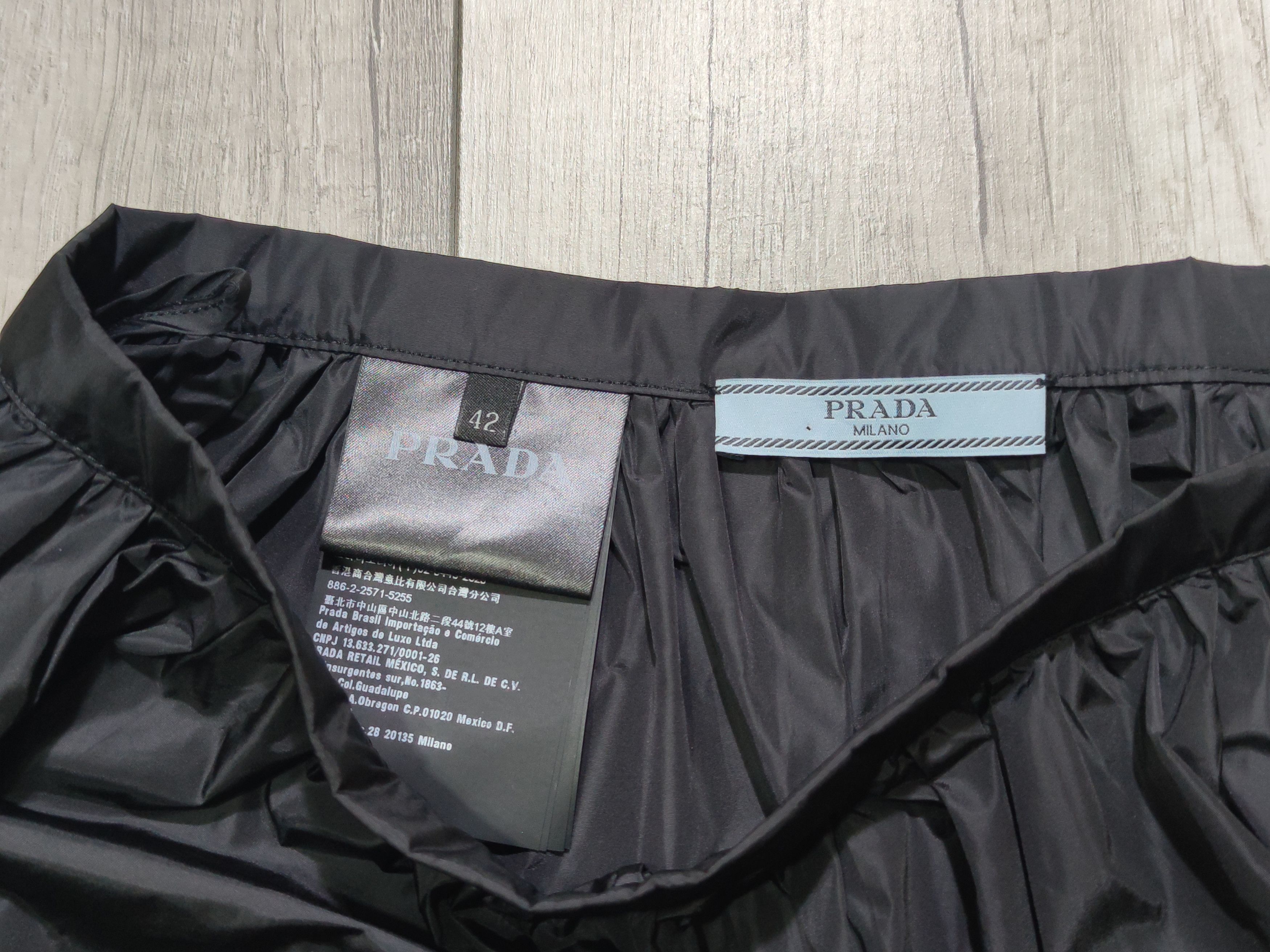 Prada Prada Nylon Black Midi Skirt Size 42 Size 28" / US 6 / IT 42 - 9 Thumbnail