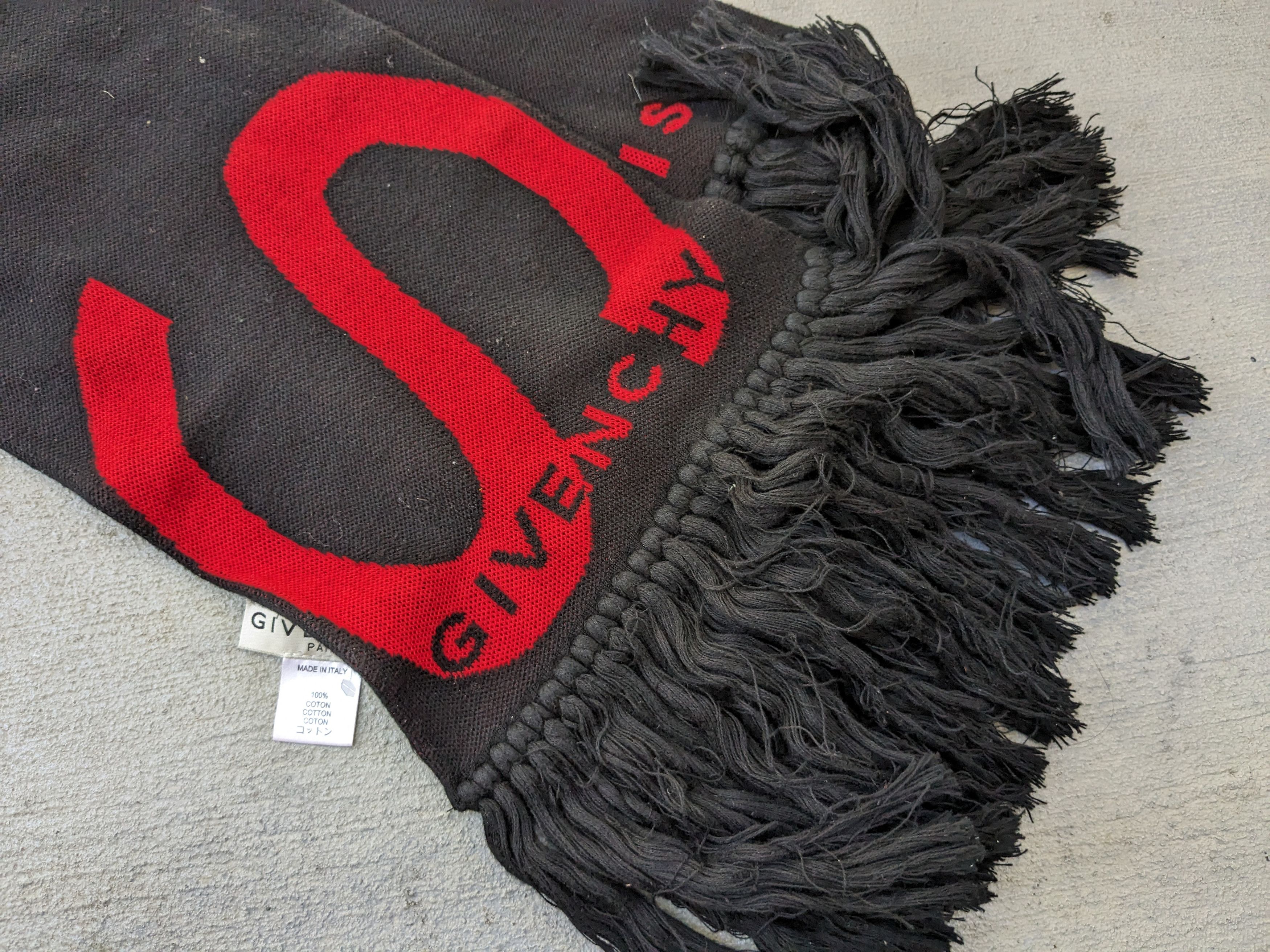 Givenchy Givenchy Scarf Fringe Logo Football Red Black Cotton 74" Size ONE SIZE - 8 Thumbnail