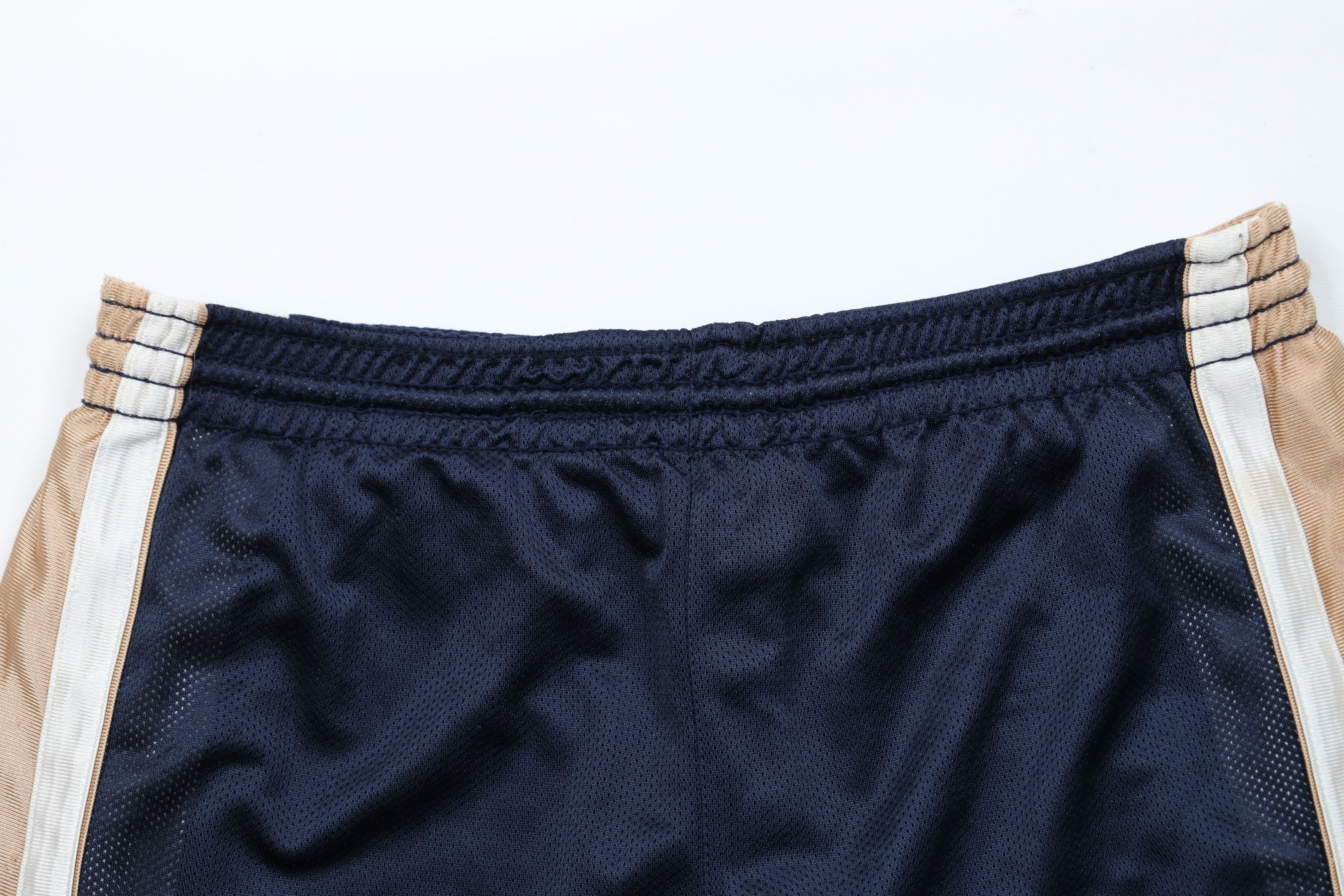 Vintage Vintage 90s Streetwear Reversible Above Knee Gym Shorts Size US 34 / EU 50 - 8 Thumbnail