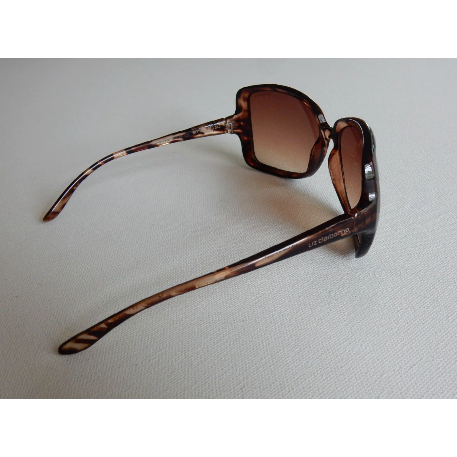 Liz Claiborne VINTAGE Liz Claiborne Sunglasses Women Brown Small Scratches Size ONE SIZE - 3 Thumbnail