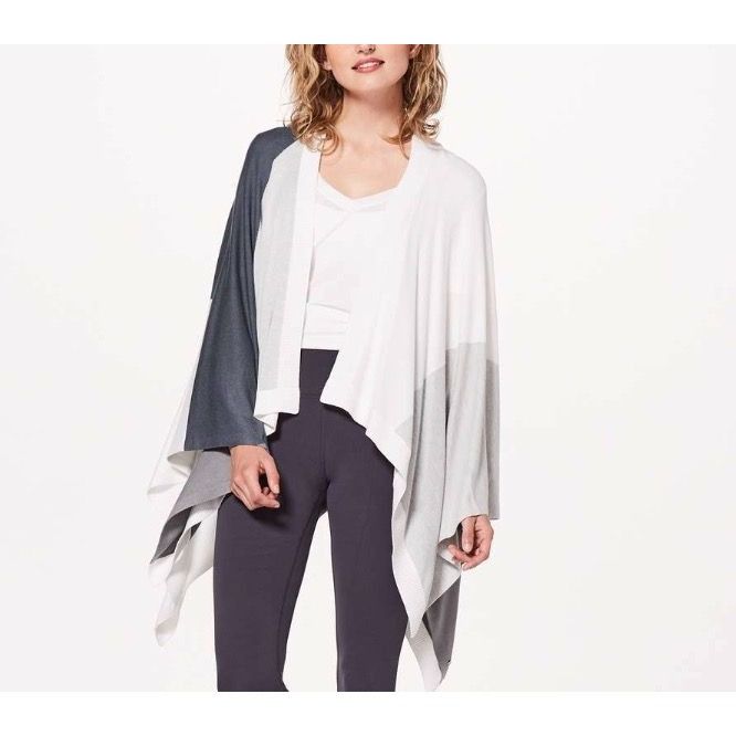 Lululemon Lululemon Hatha Wrap OS Nebula Raceway Grey White Shawl Worn Size ONE SIZE - 2 Thumbnail