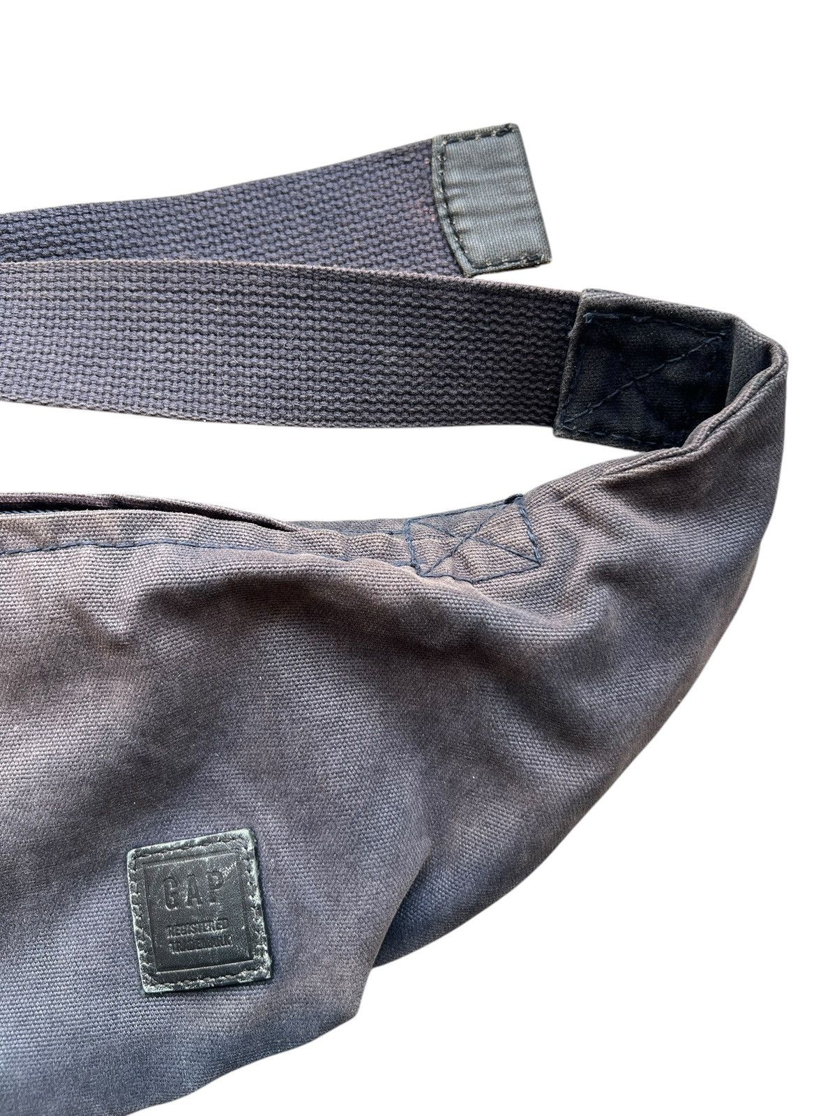 Gap × Vintage Vintage Gap Distressed Sunfaded Shoulder Bag Size ONE SIZE - 3 Thumbnail