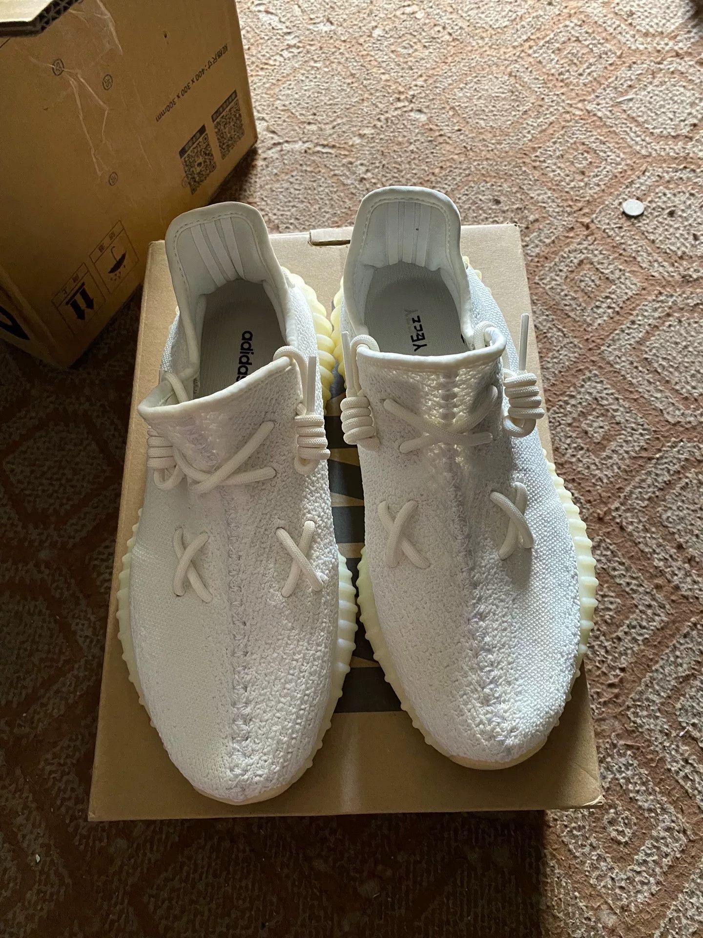 Adidas Adidas YEEZY350 White Lowtop Sneakers 41 Men Size US 8.5 / EU 41-42 - 1 Thumbnail